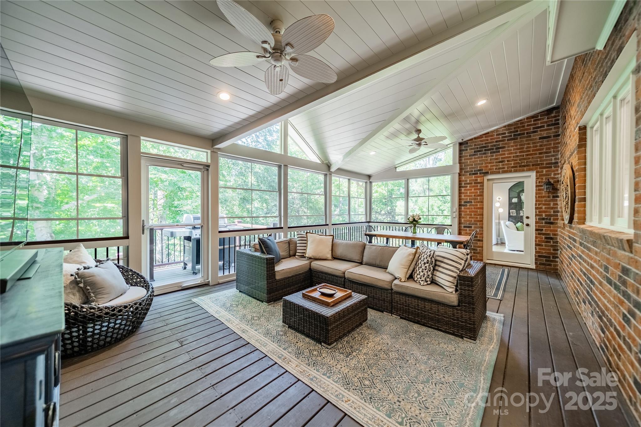 2424 Honey Creek Lane