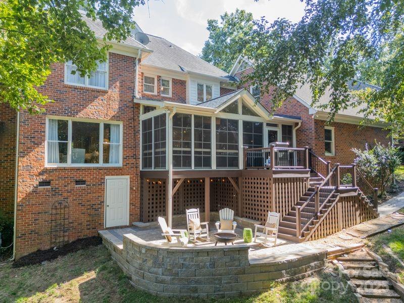 2424 Honey Creek Lane