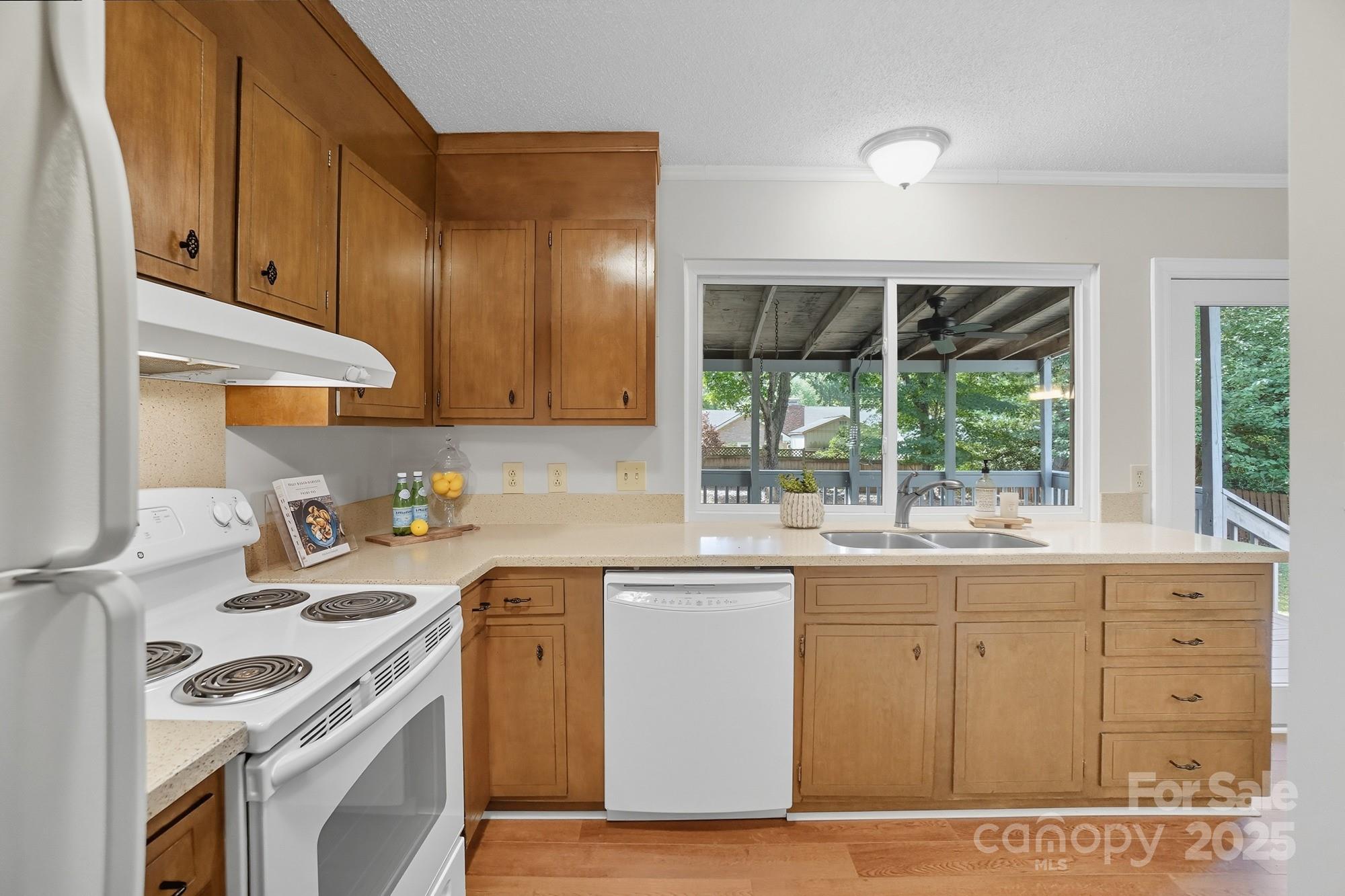 1136 Cameo Court