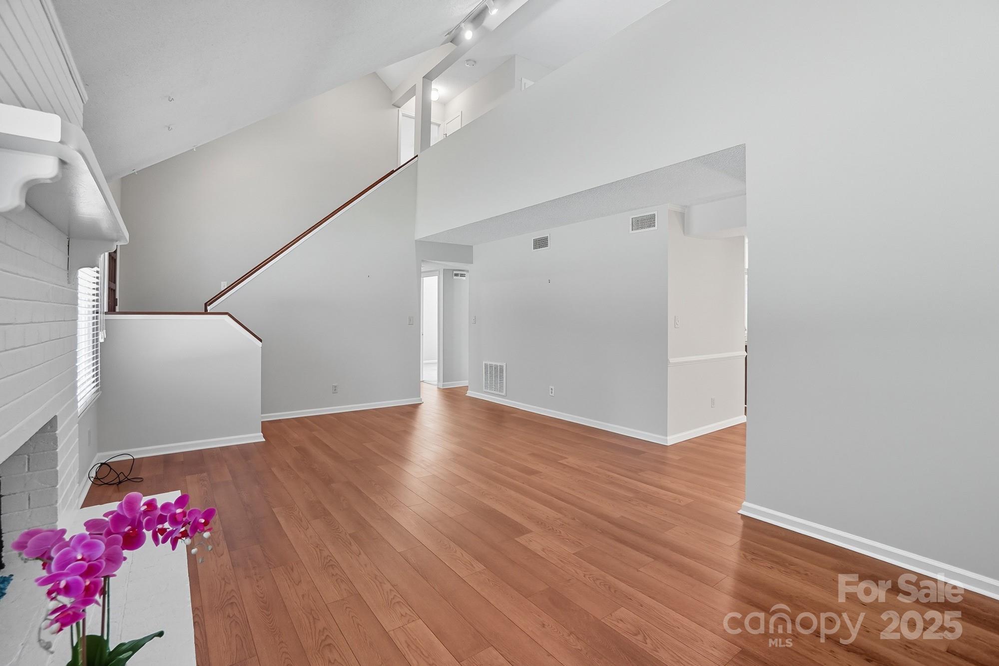 1136 Cameo Court