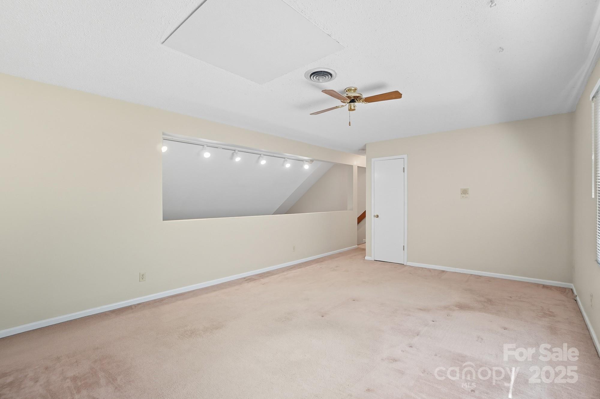 1136 Cameo Court