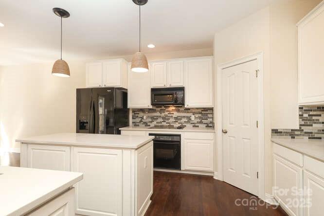 2587 Penngate Drive