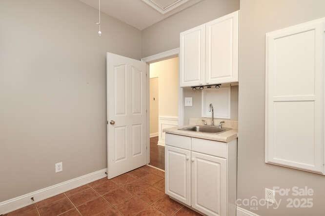 2587 Penngate Drive