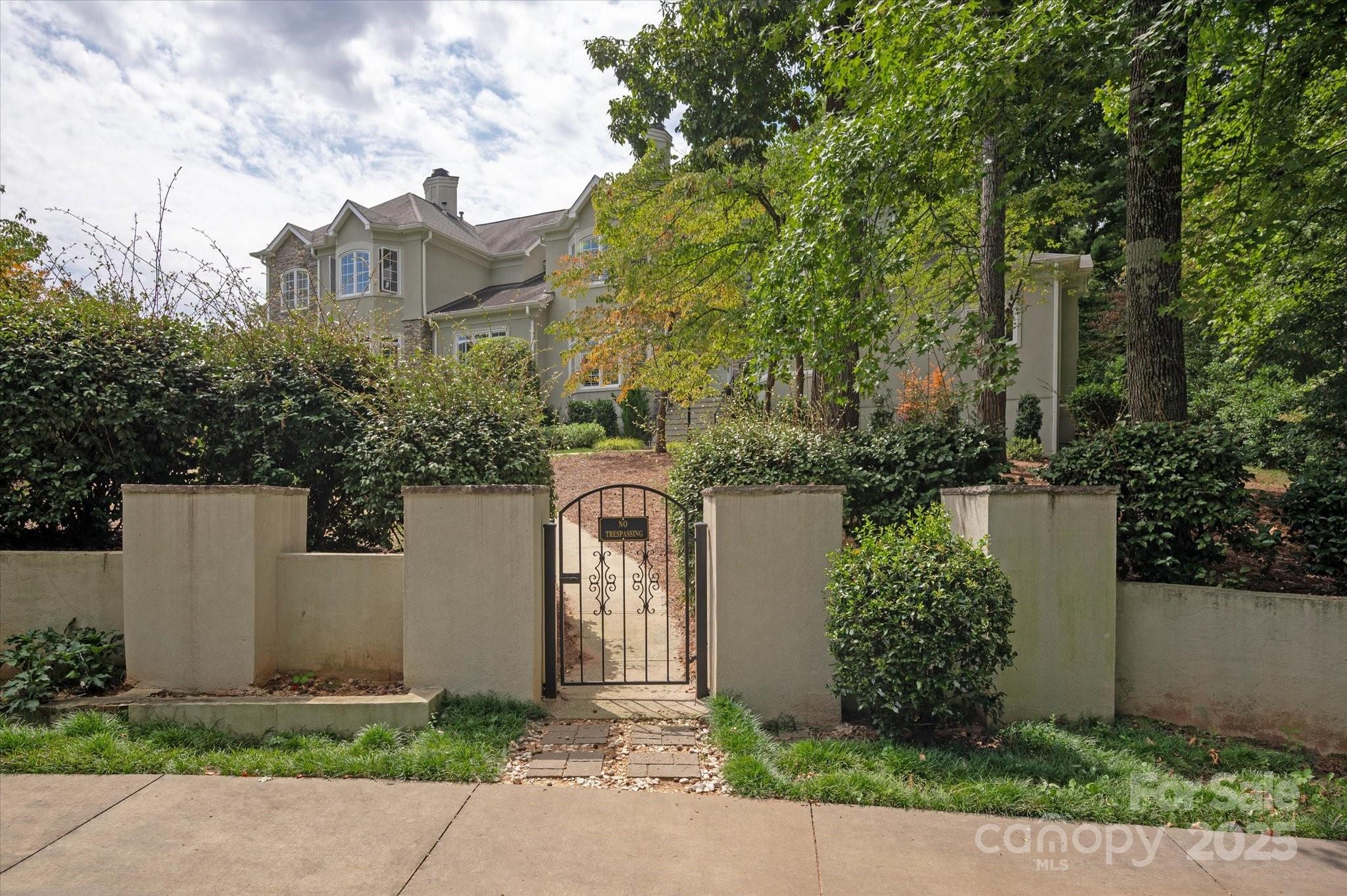 6016 Knight Crest Court