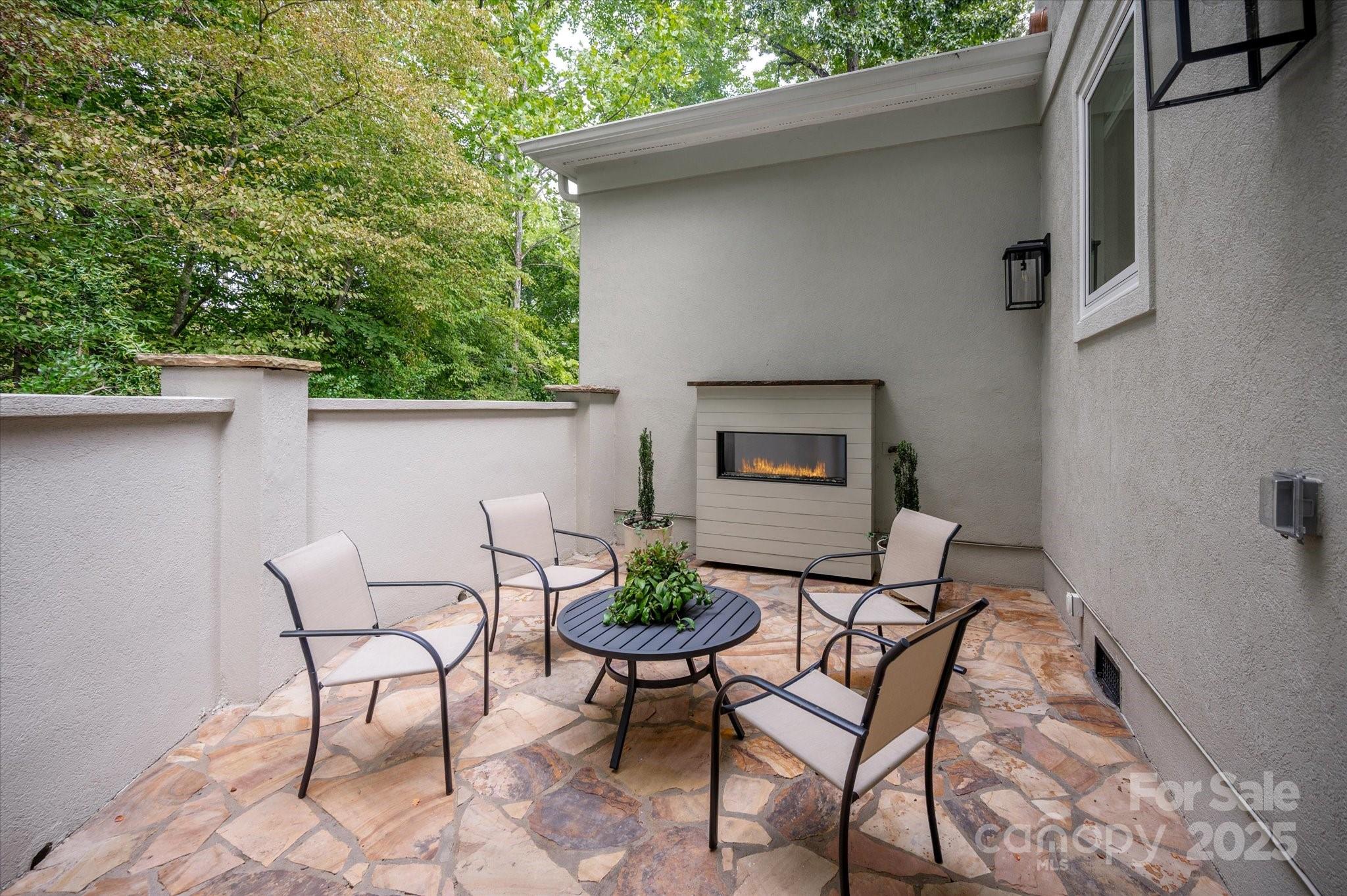6016 Knight Crest Court