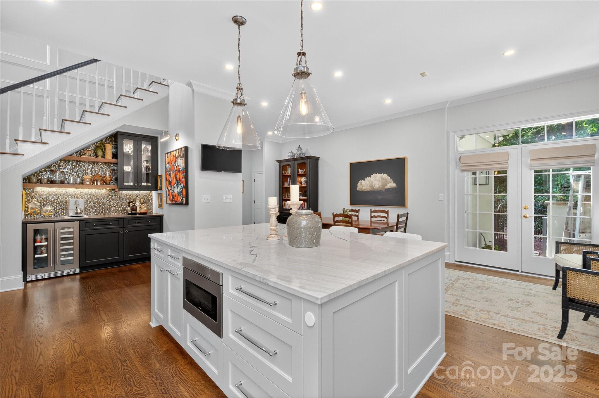 6016 Knight Crest Court