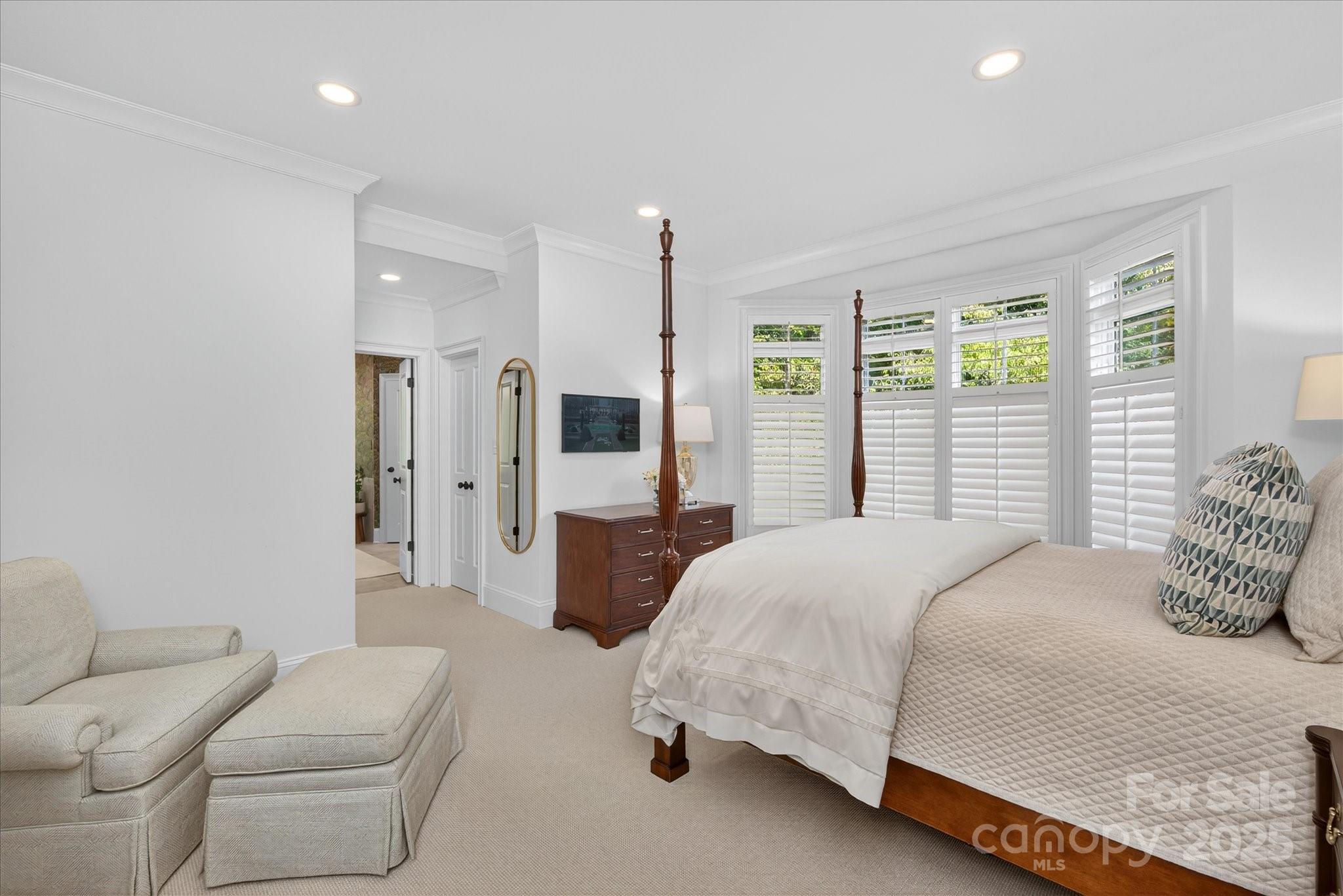 6016 Knight Crest Court