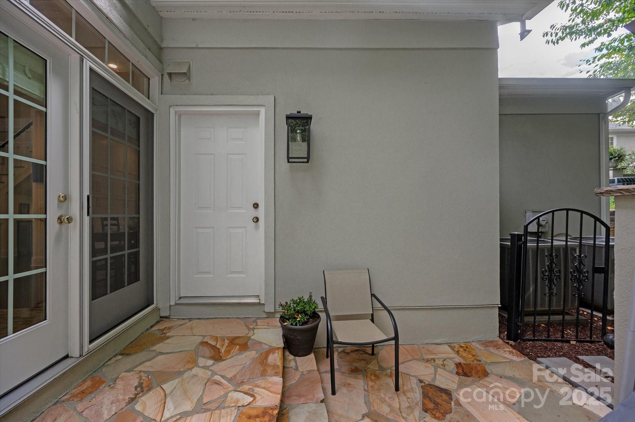 6016 Knight Crest Court