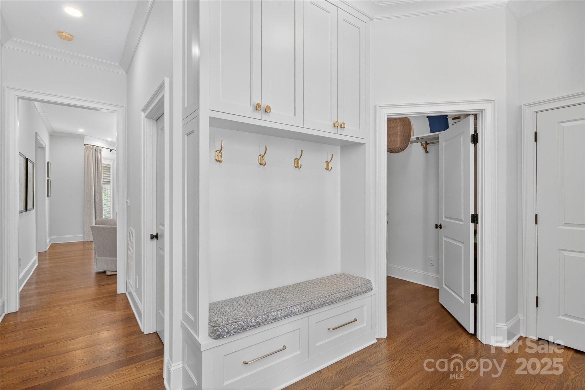 6016 Knight Crest Court