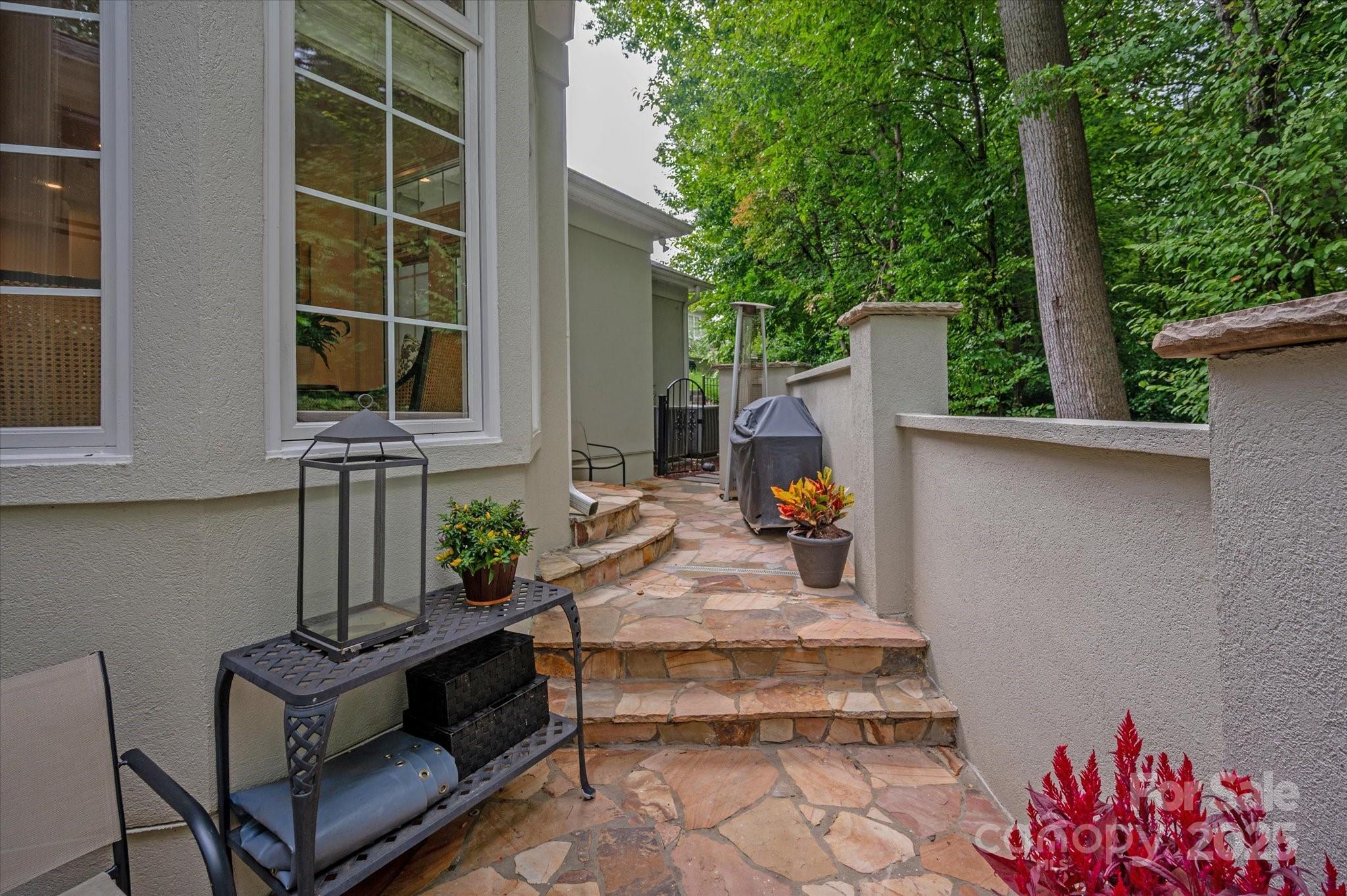 6016 Knight Crest Court