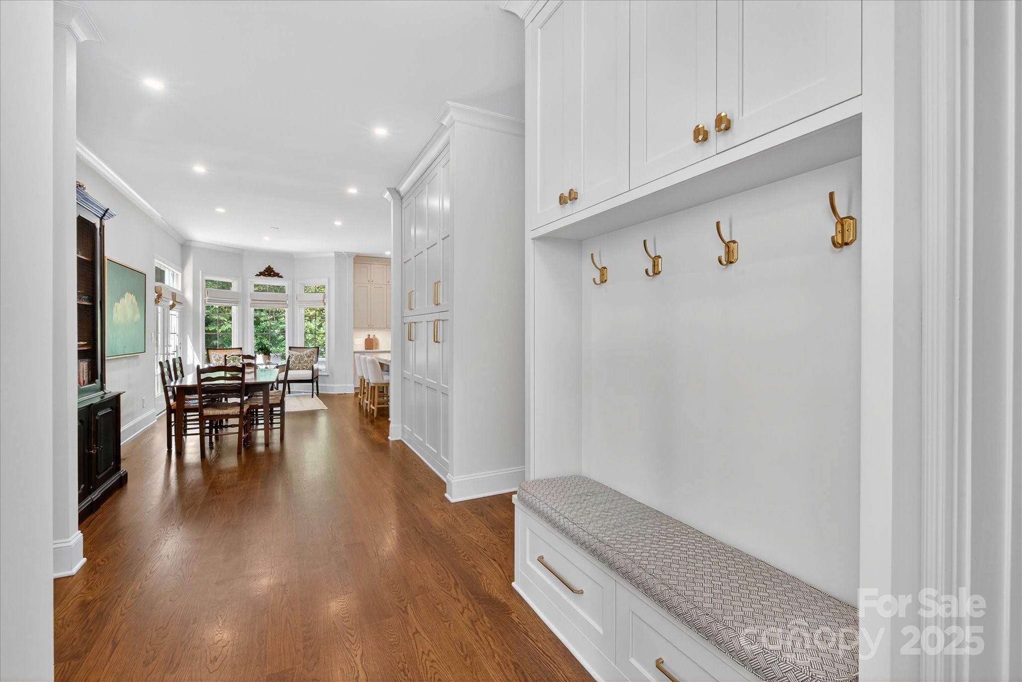 6016 Knight Crest Court