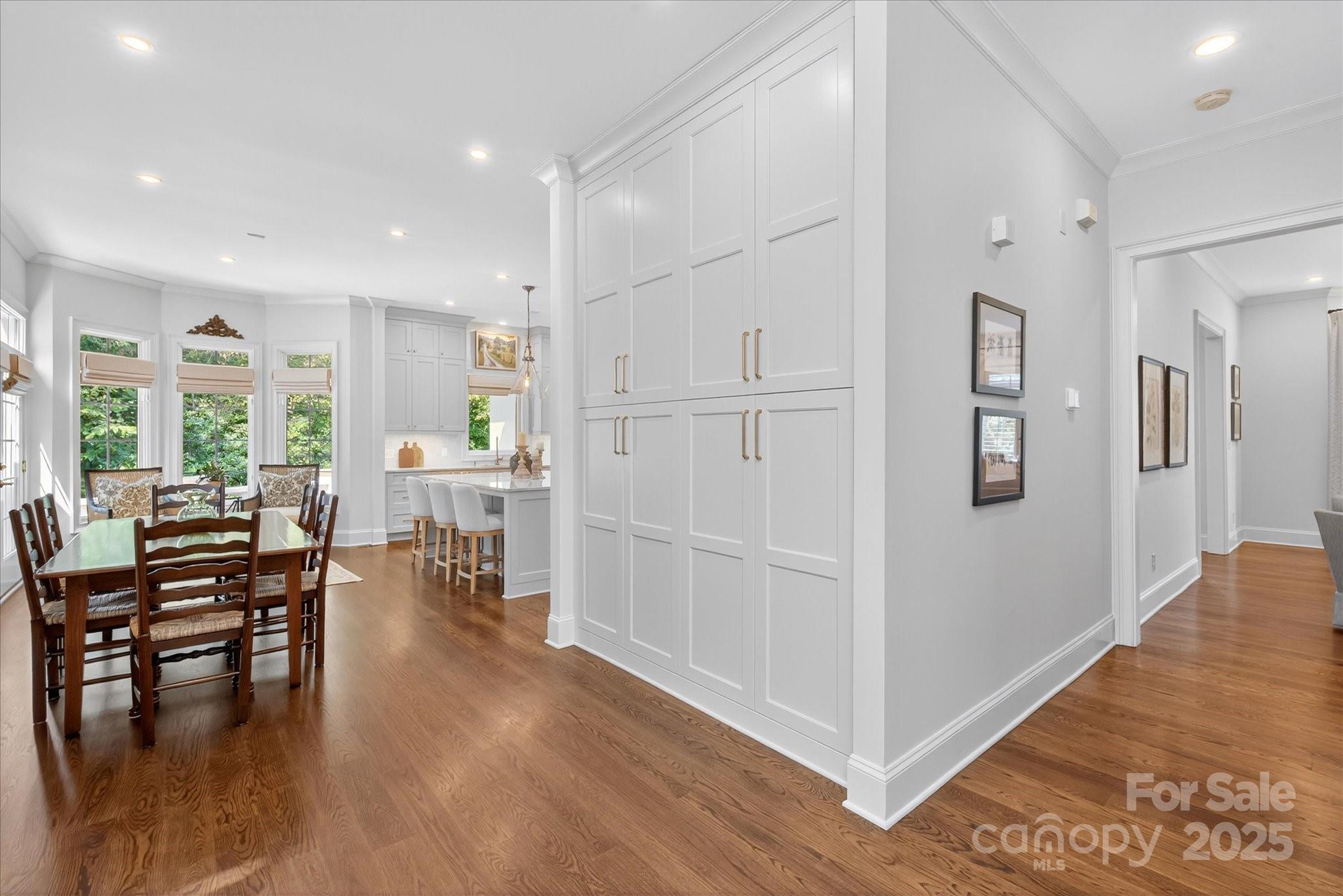 6016 Knight Crest Court