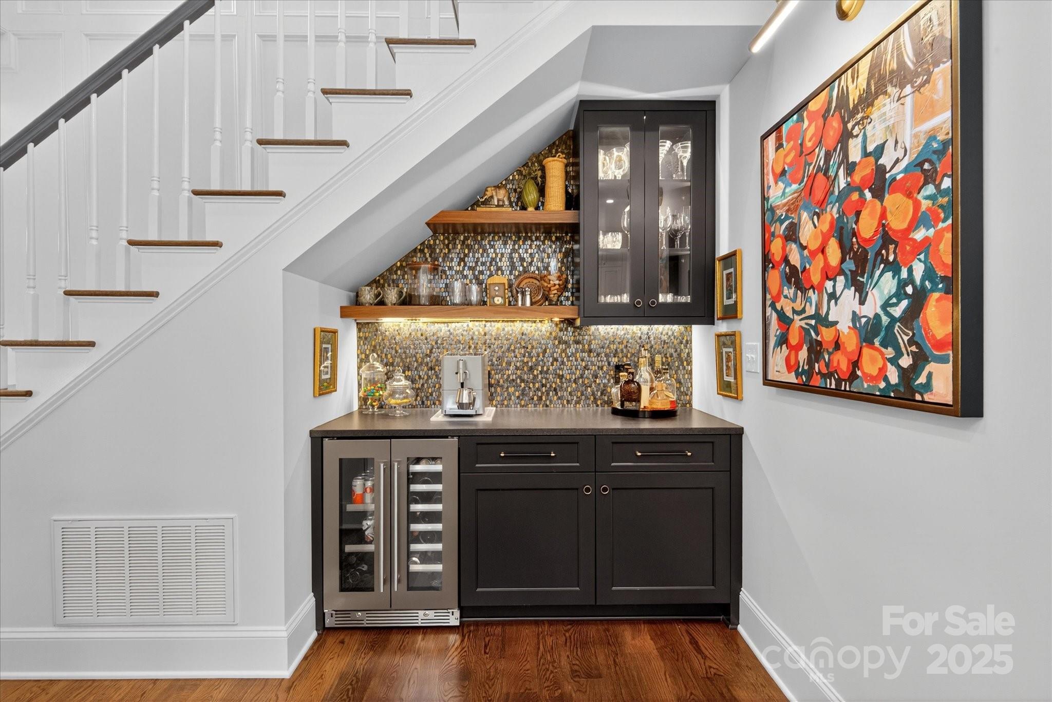 6016 Knight Crest Court