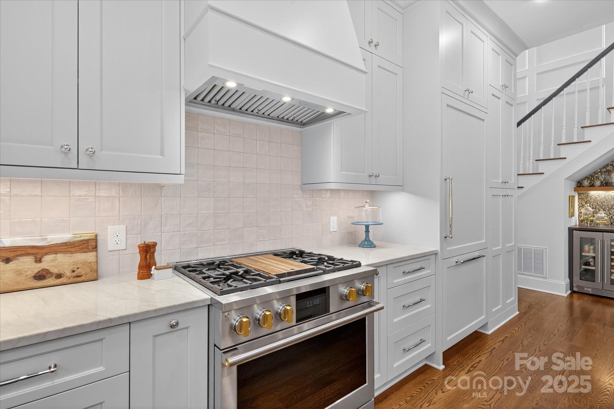 6016 Knight Crest Court