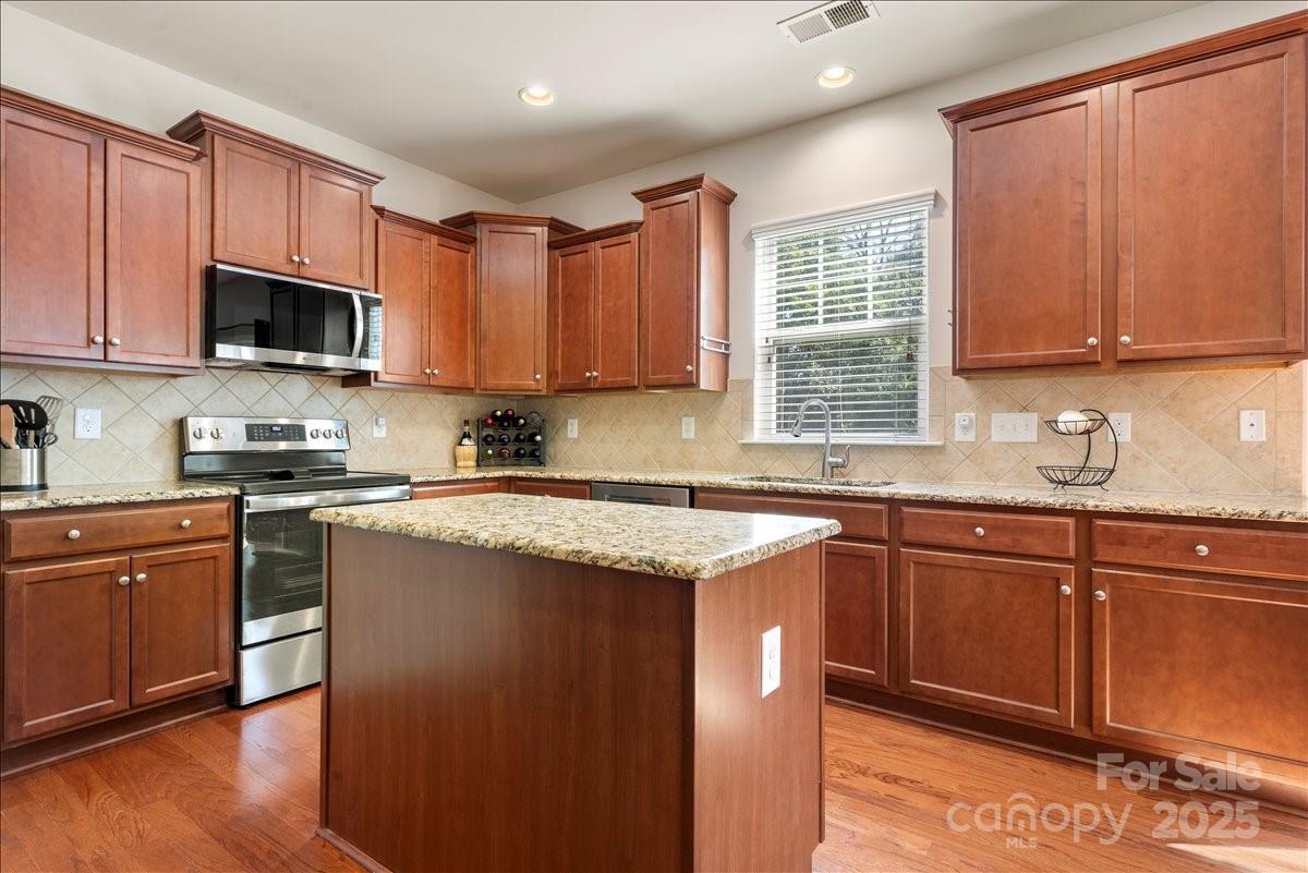 13623 Sunrise View Drive