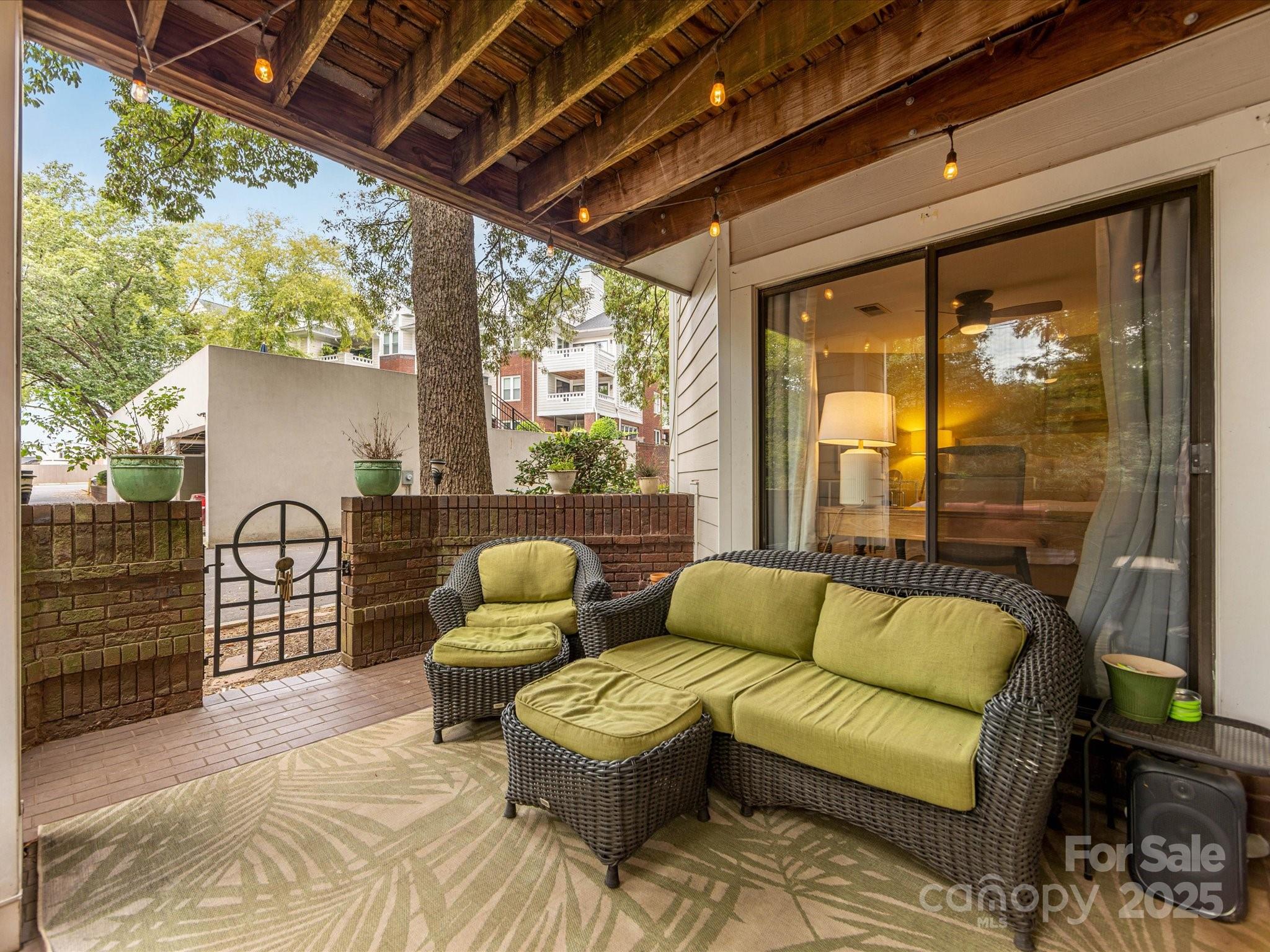 2715 Selwyn Avenue Unit: 31