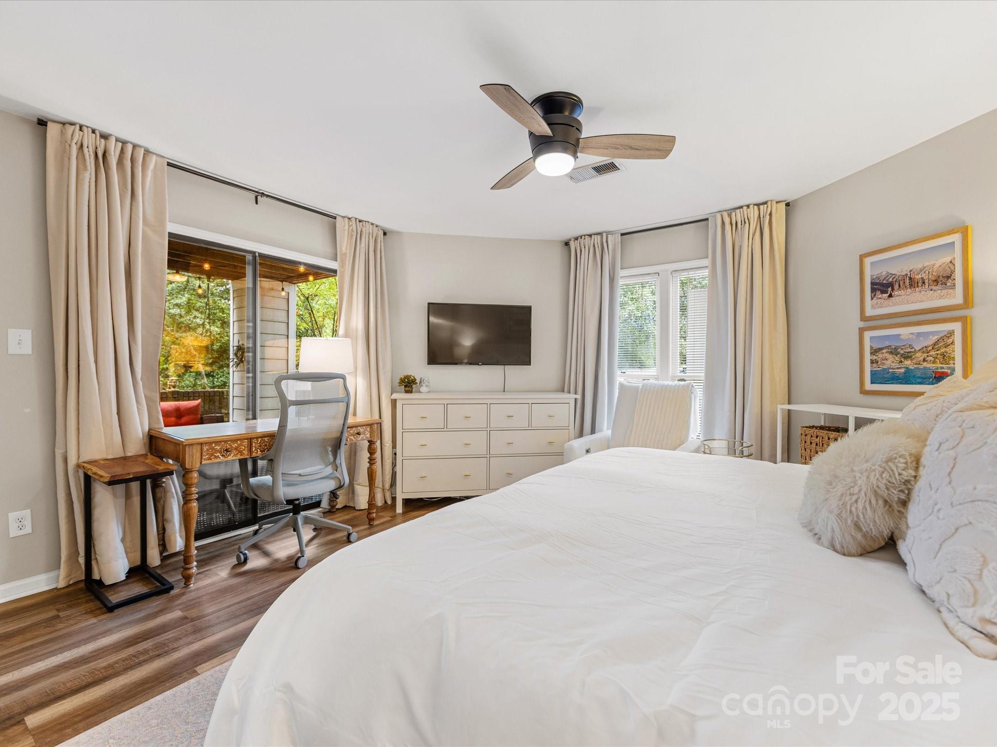 2715 Selwyn Avenue Unit: 31