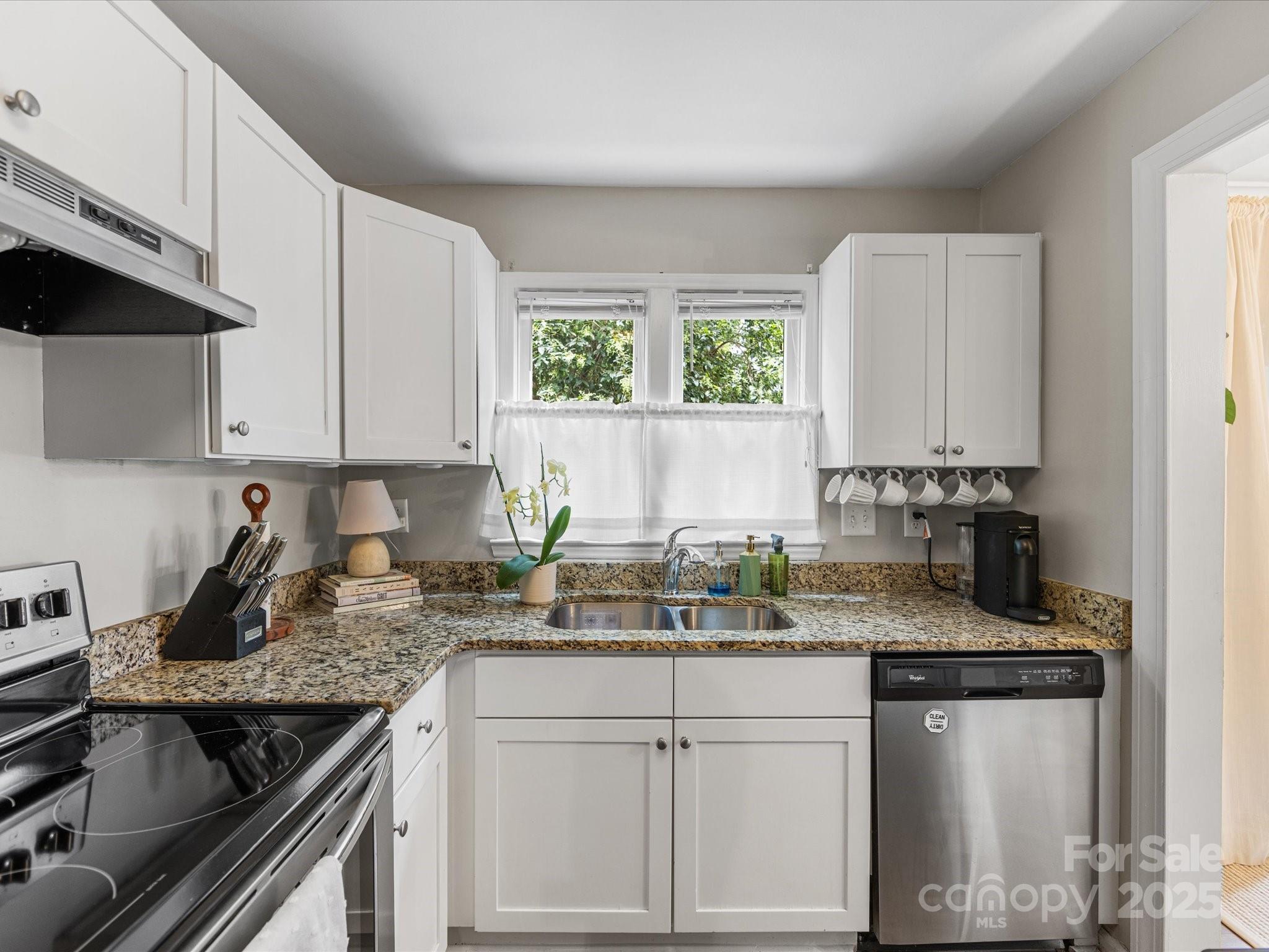 2715 Selwyn Avenue Unit: 31