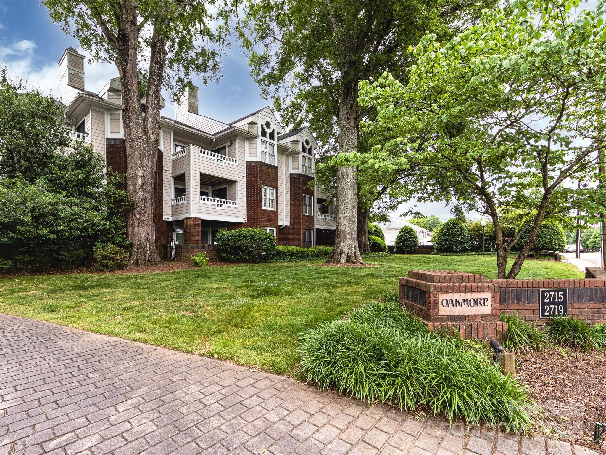 2715 Selwyn Avenue Unit: 31