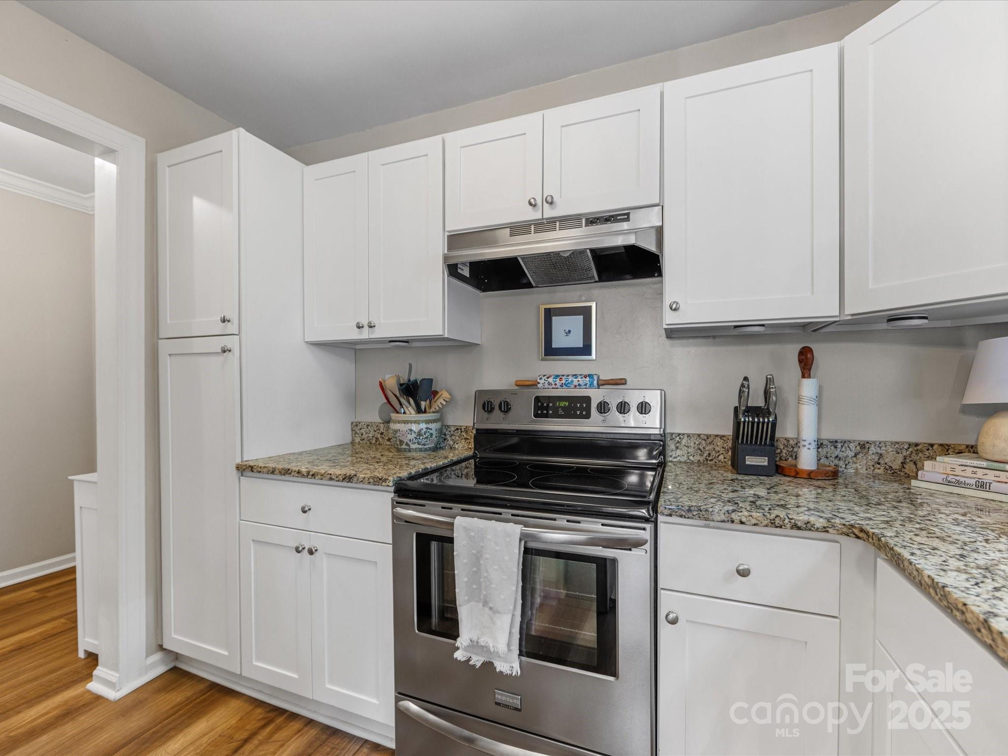 2715 Selwyn Avenue Unit: 31