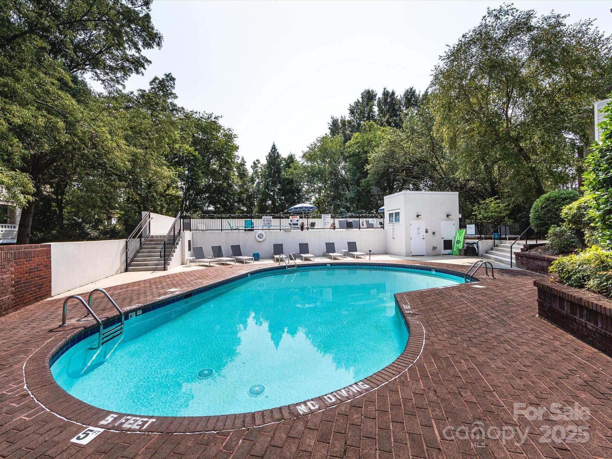 2715 Selwyn Avenue Unit: 31