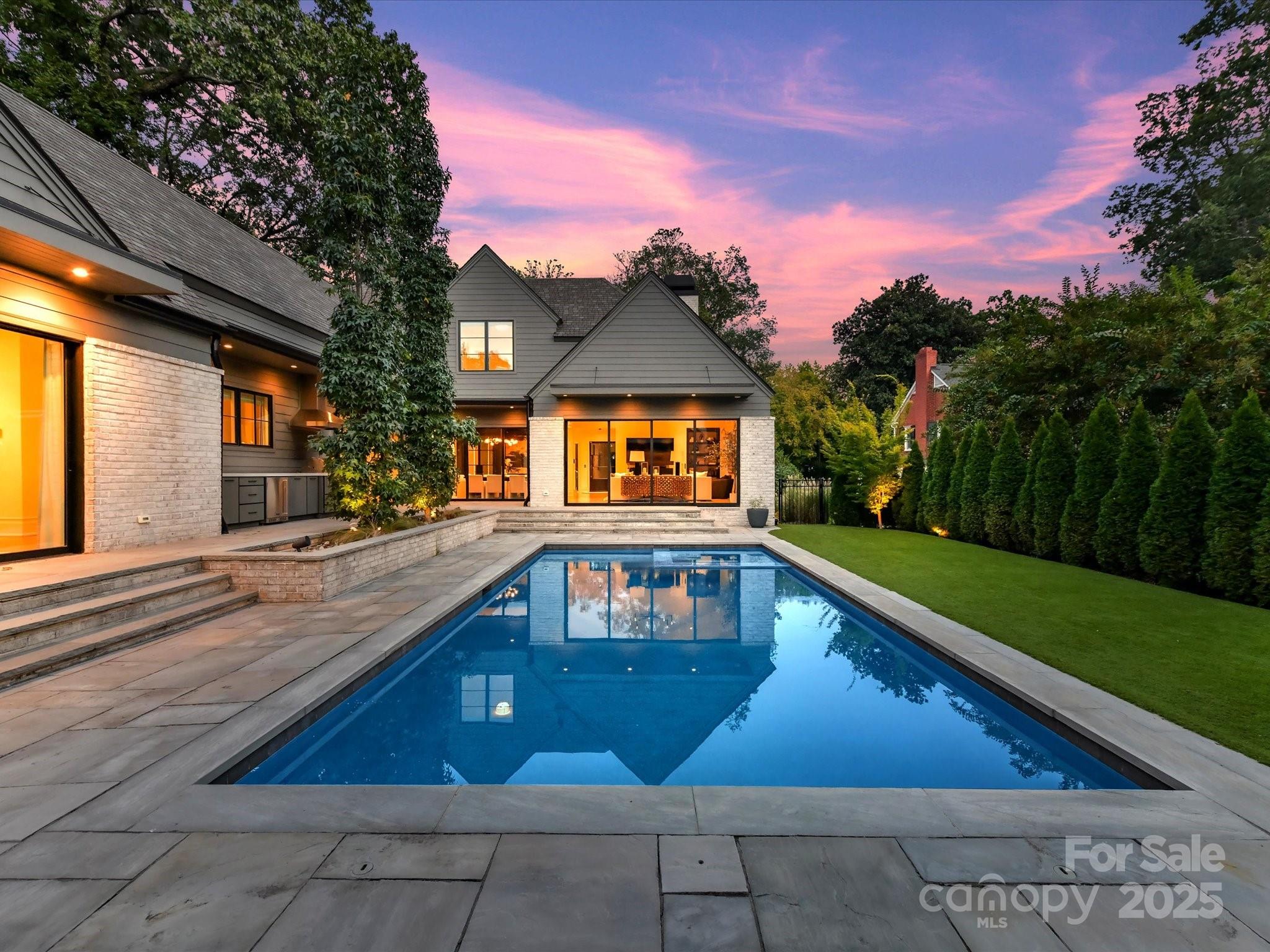 1840 Sharon Ln
