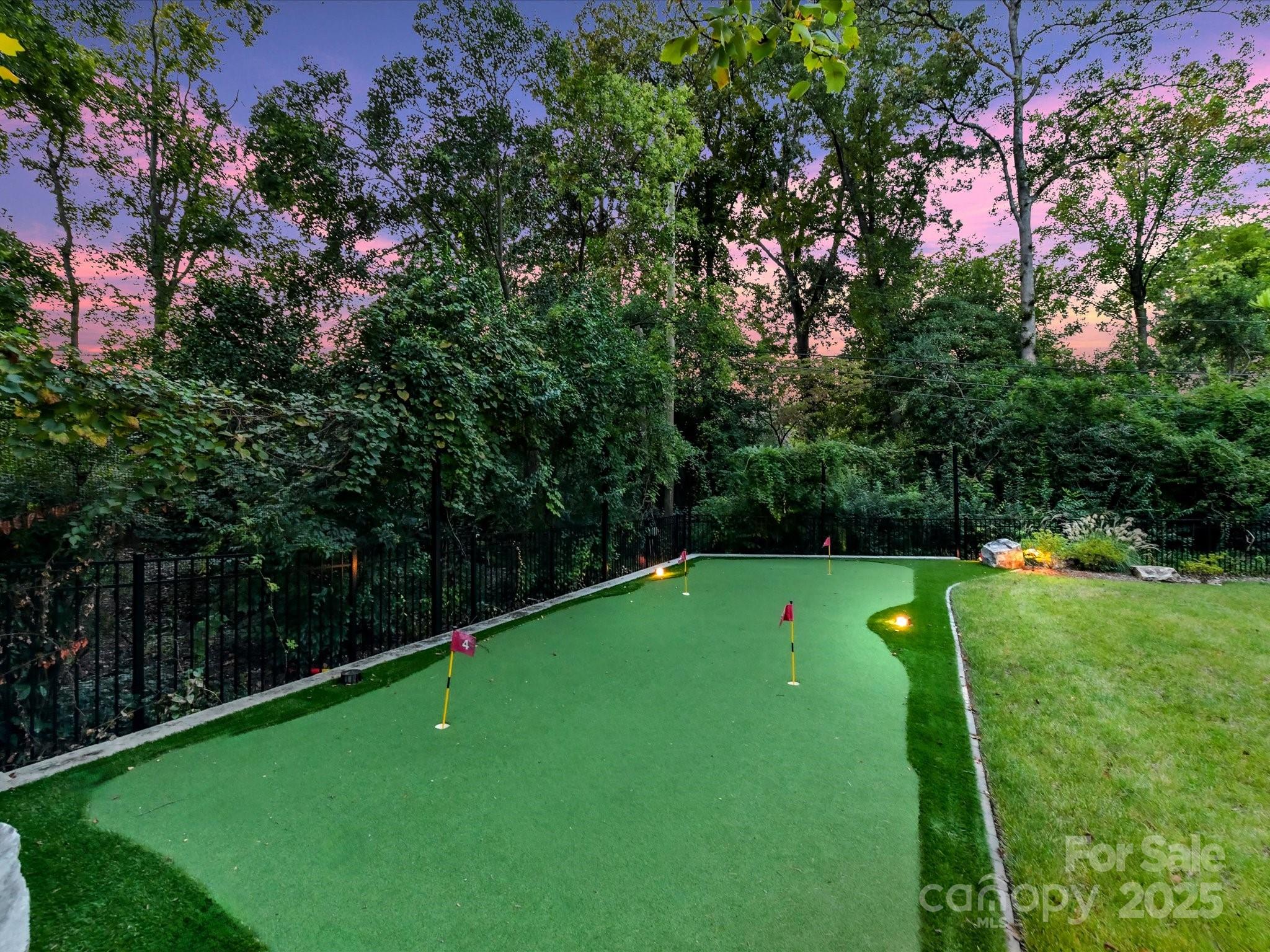 1840 Sharon Ln