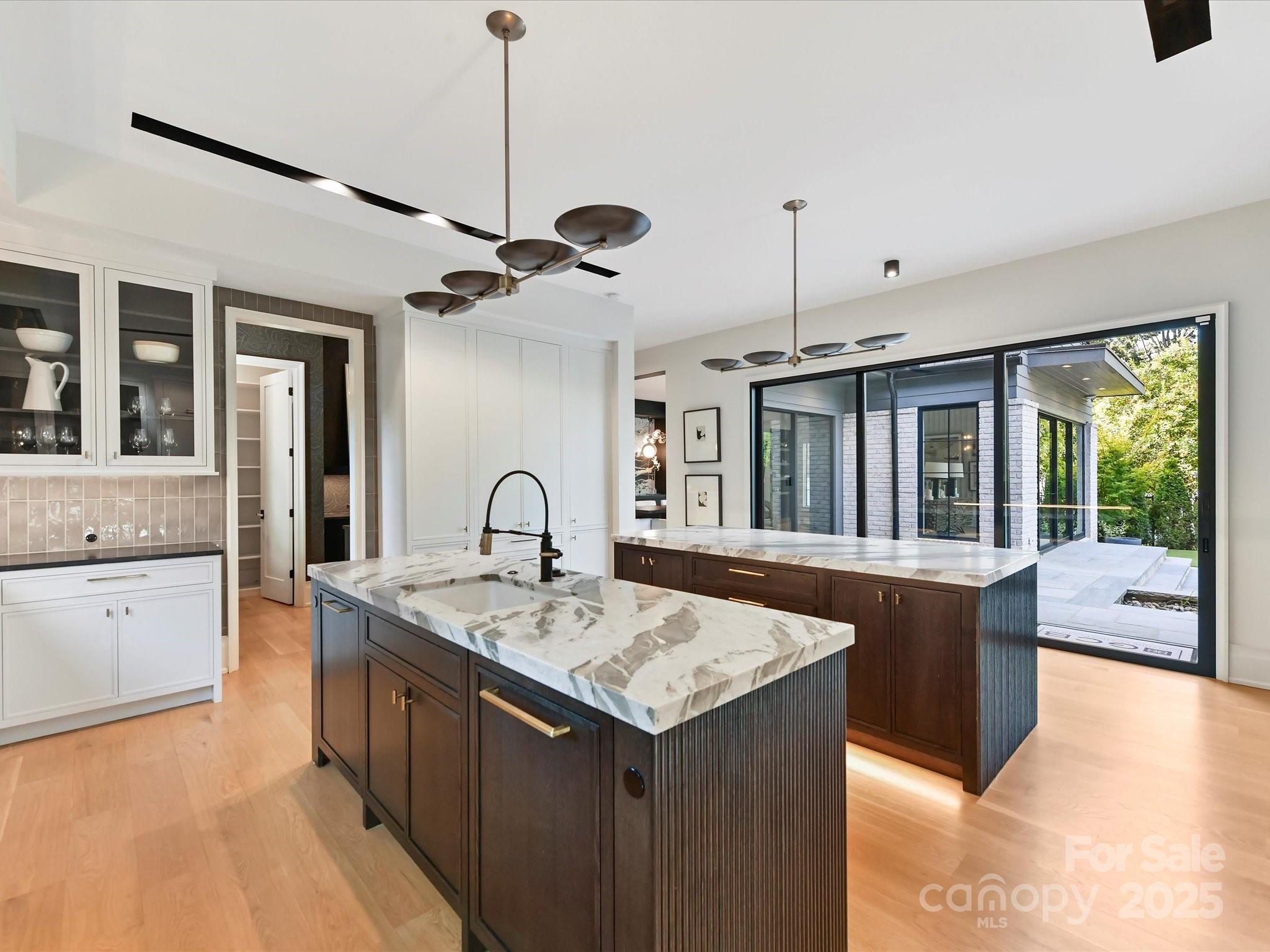 1840 Sharon Ln