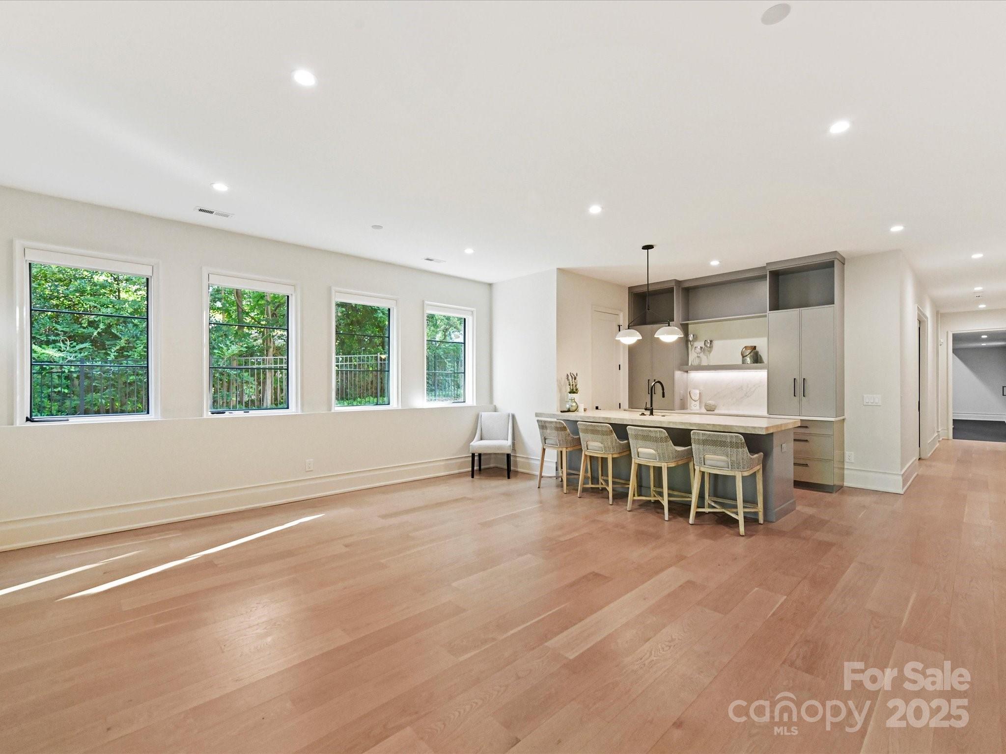 1840 Sharon Ln