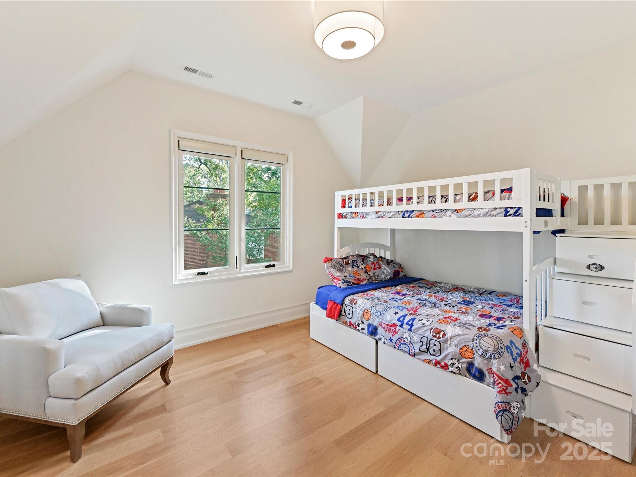 1840 Sharon Ln