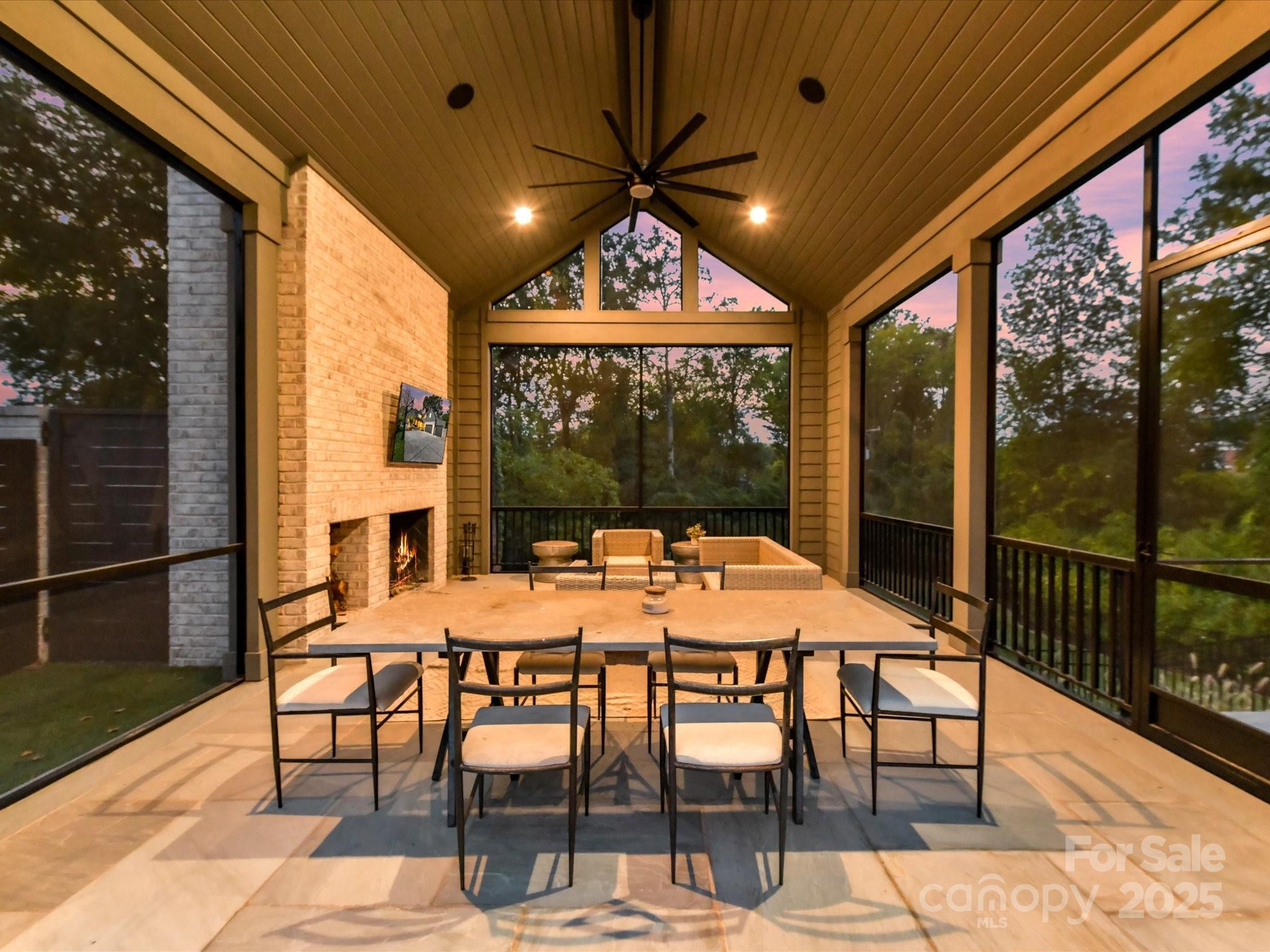 1840 Sharon Ln