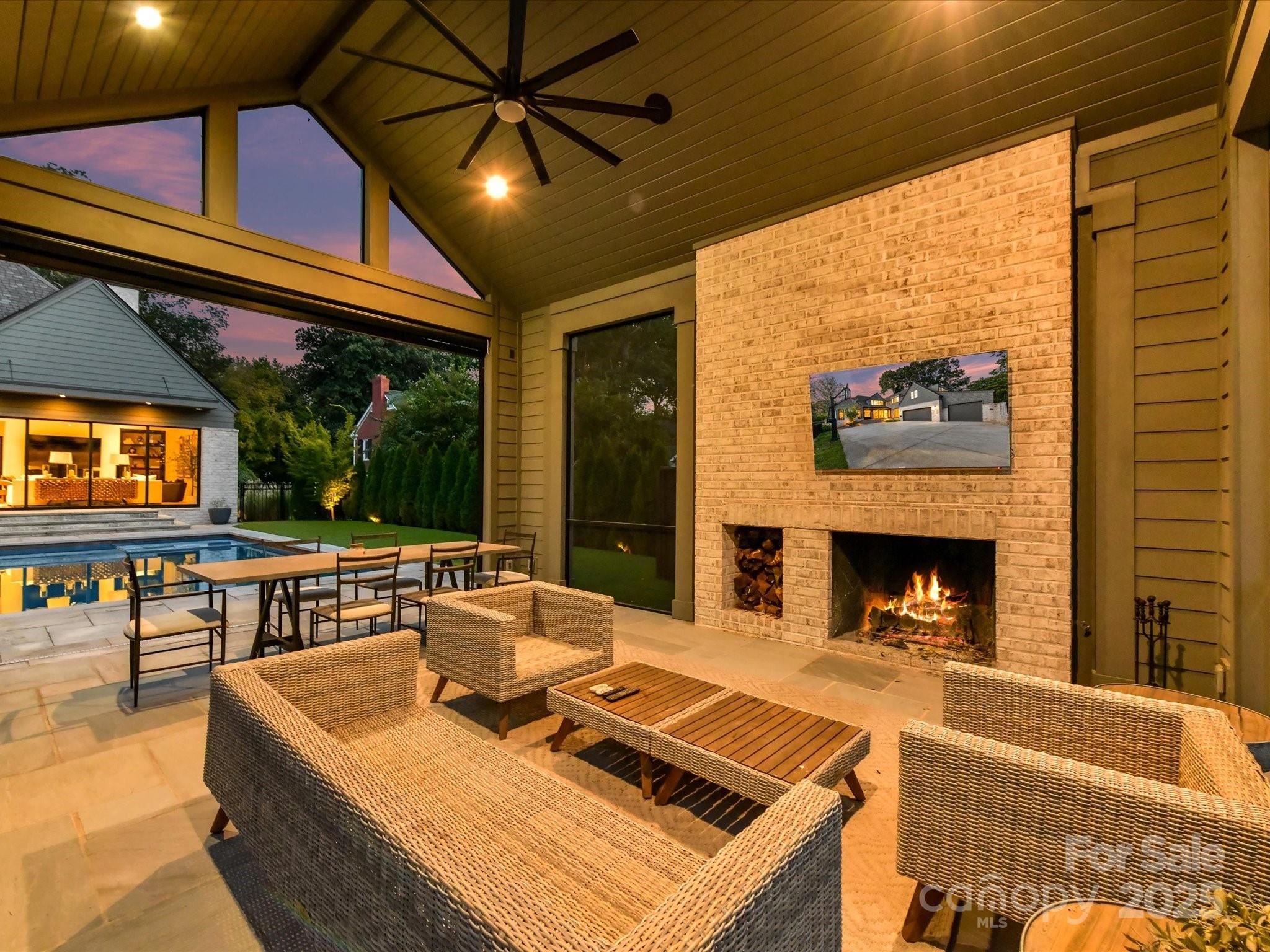 1840 Sharon Ln