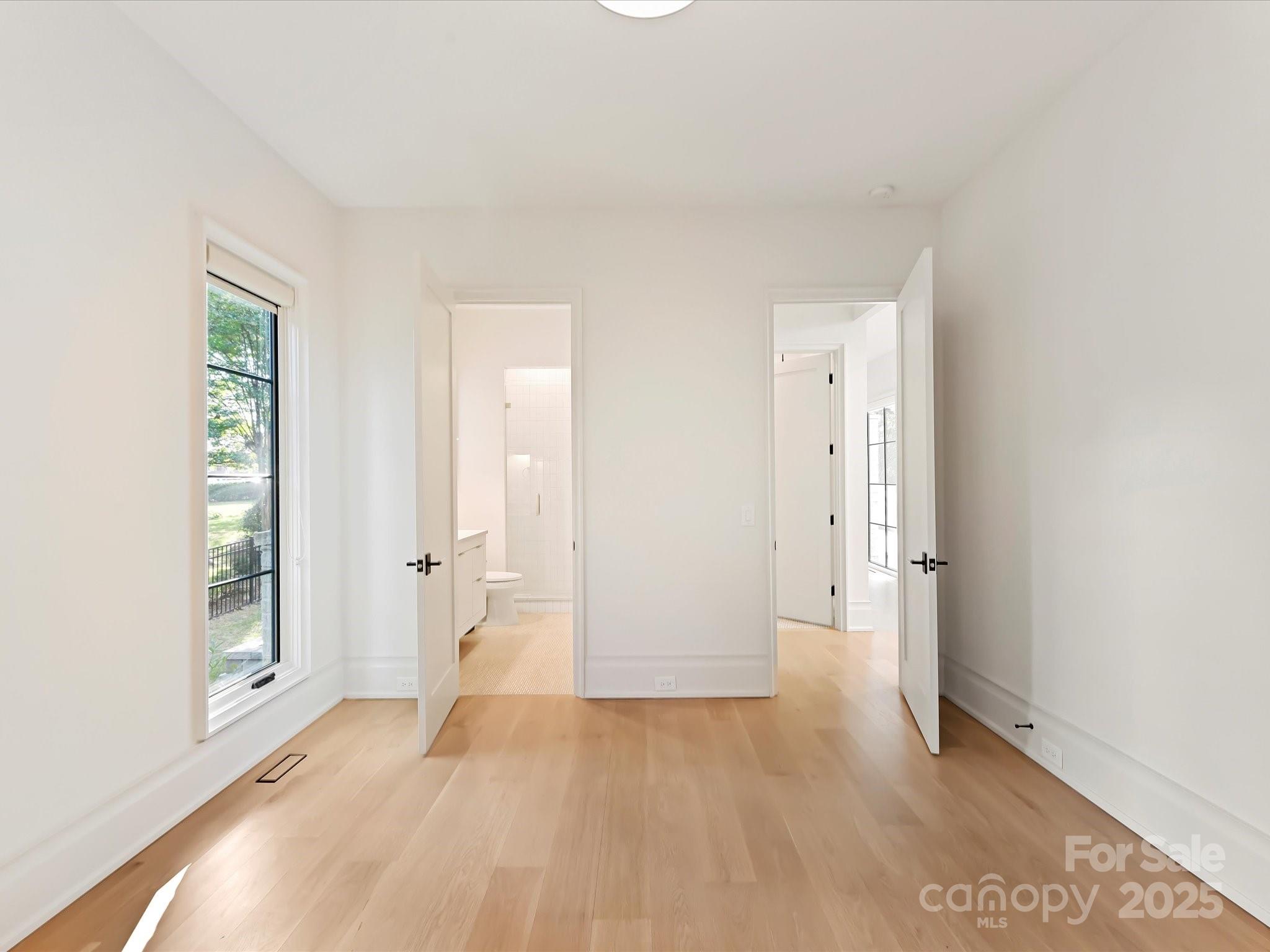 1840 Sharon Ln
