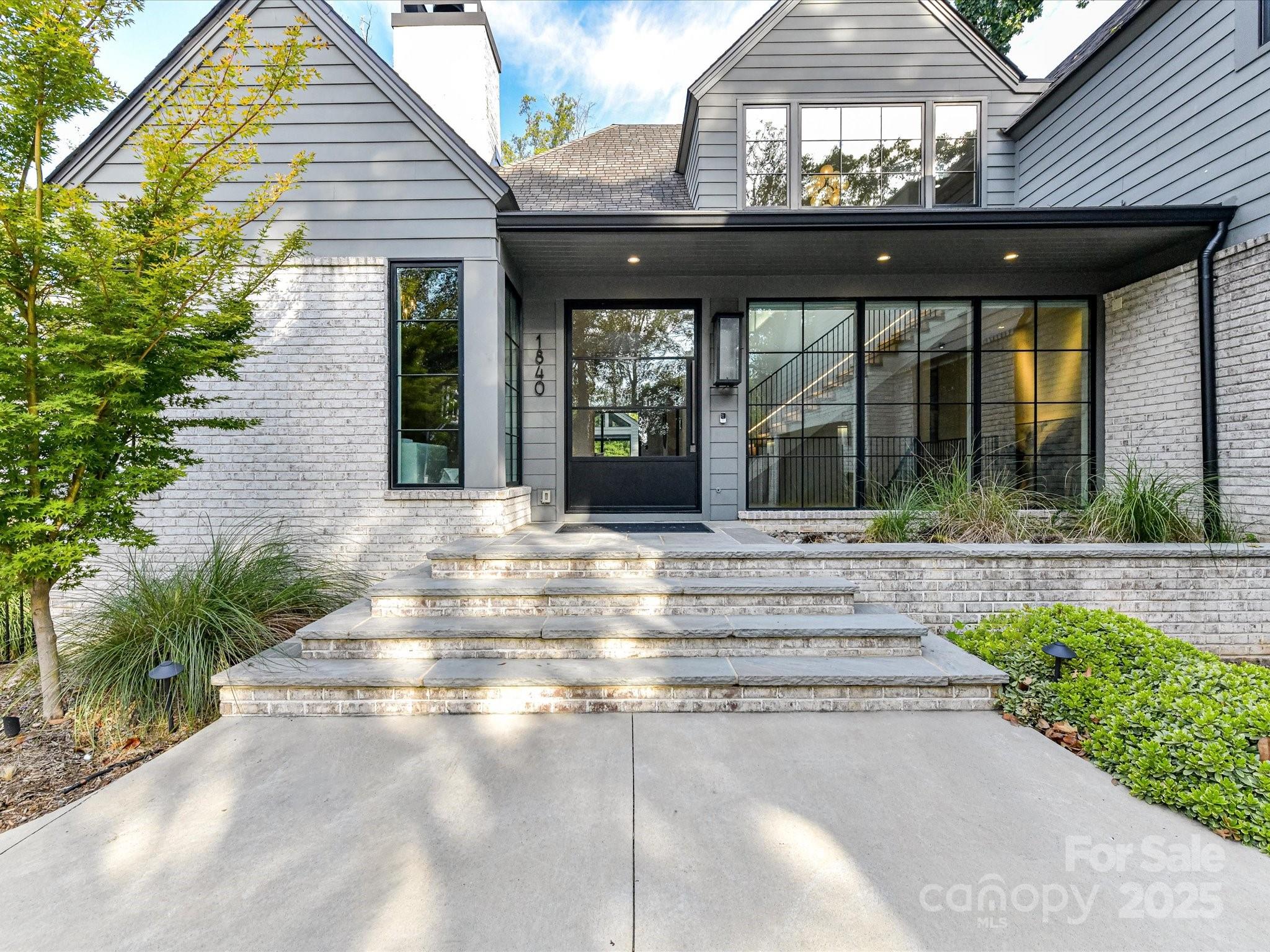 1840 Sharon Ln