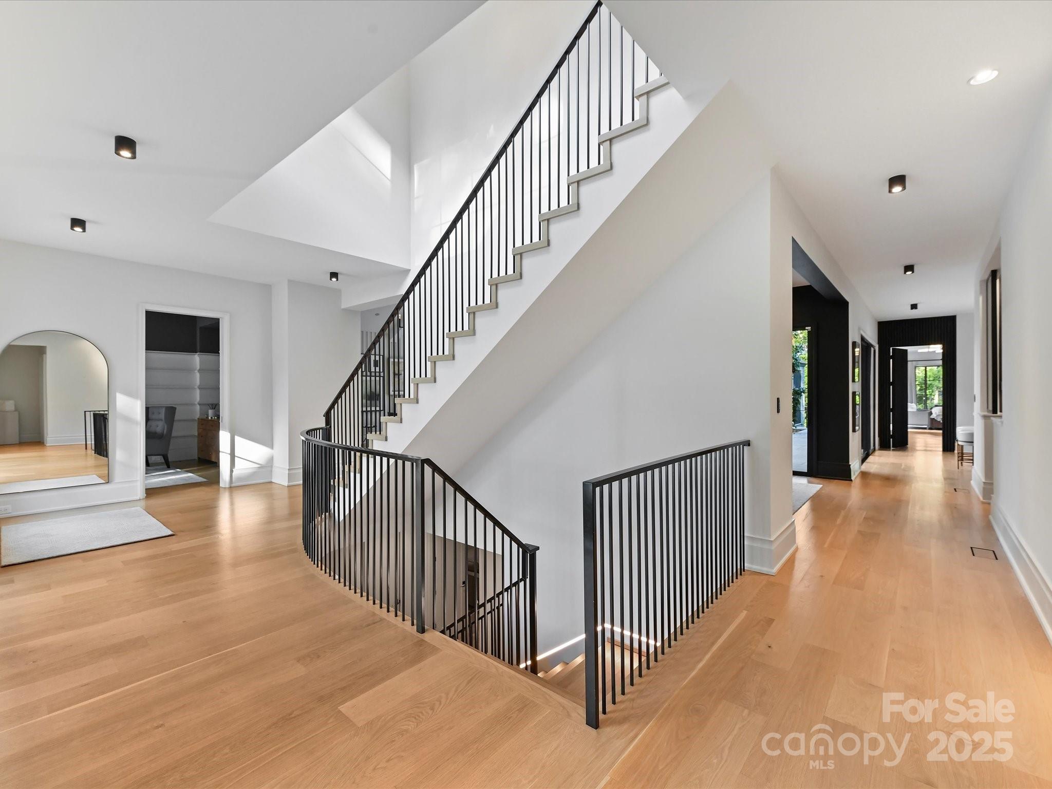 1840 Sharon Ln