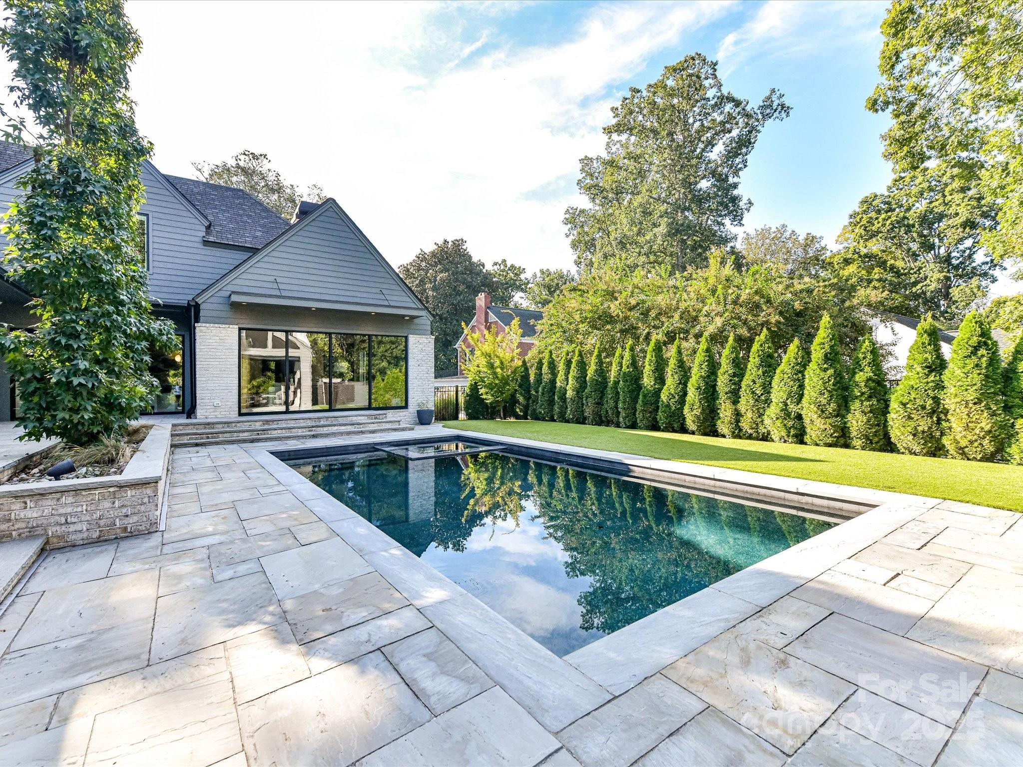 1840 Sharon Ln