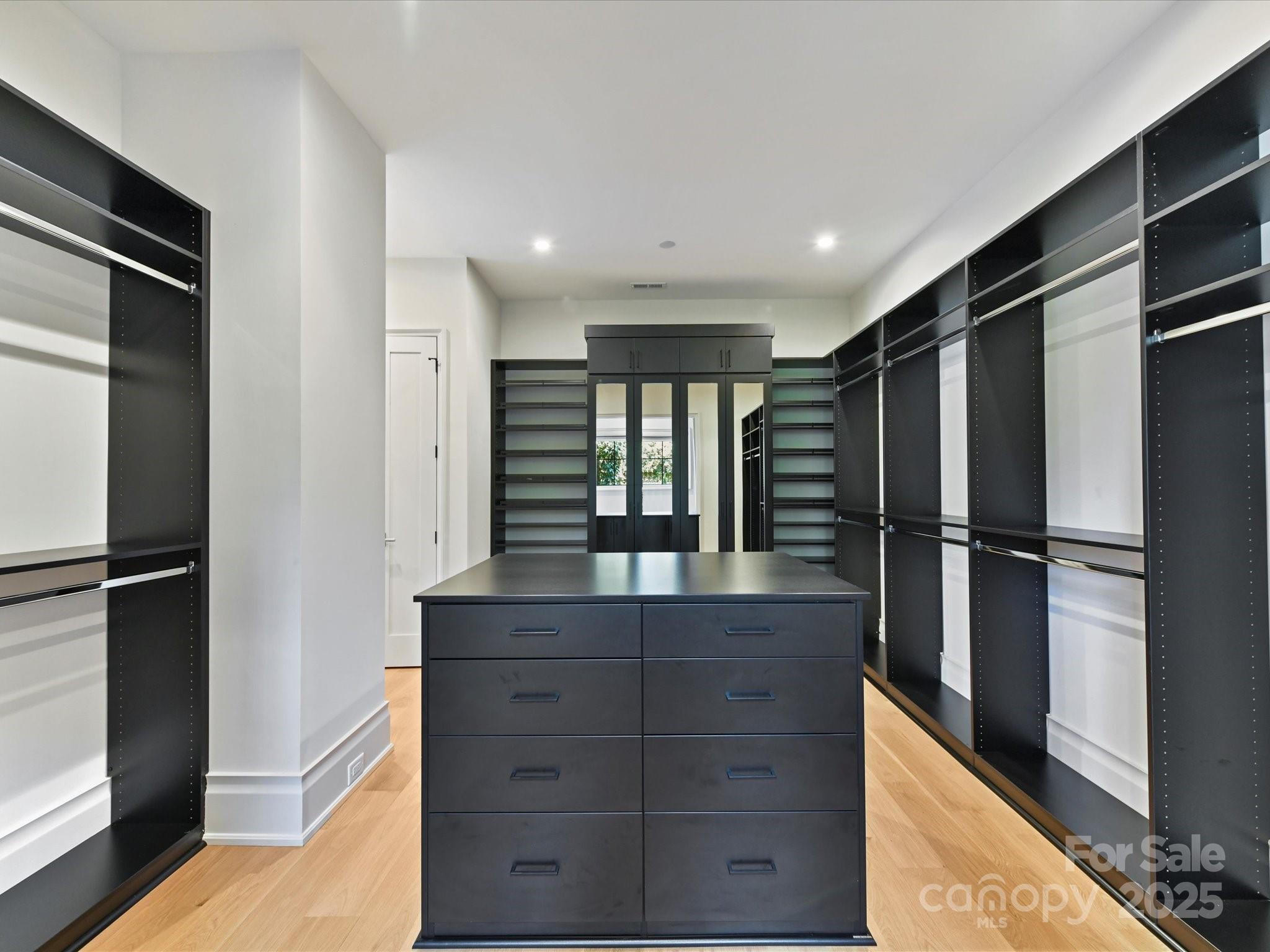 1840 Sharon Ln