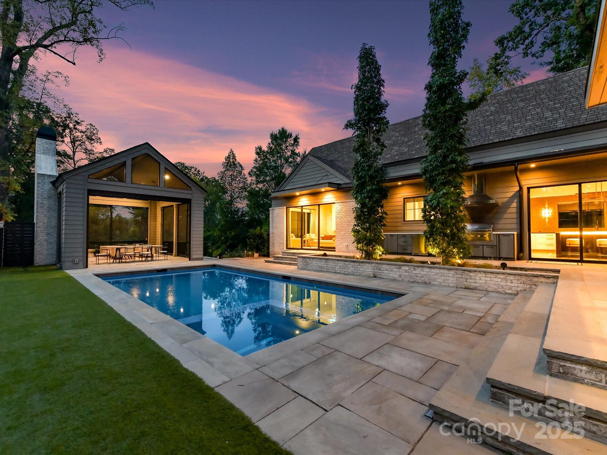 1840 Sharon Ln