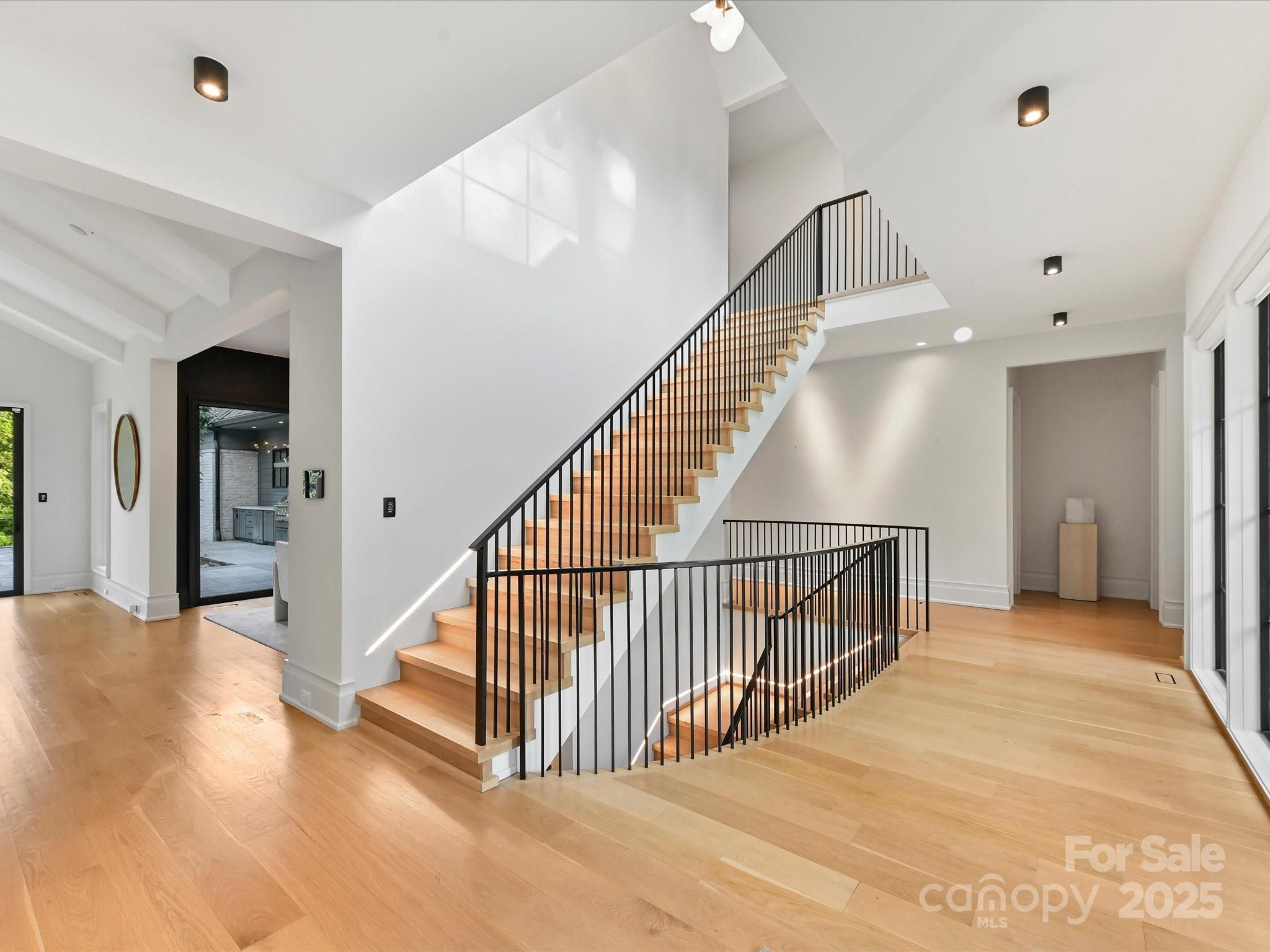 1840 Sharon Ln