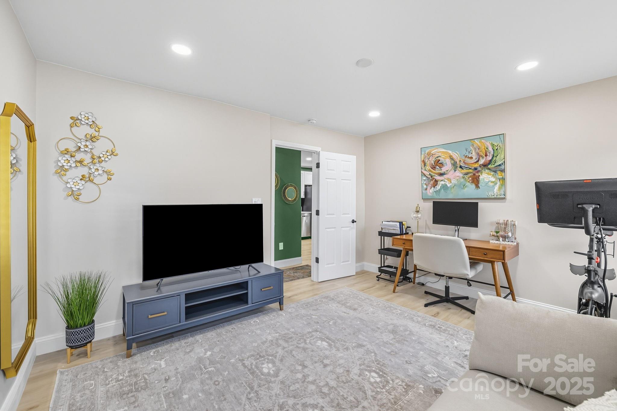 3124 Reid Avenue