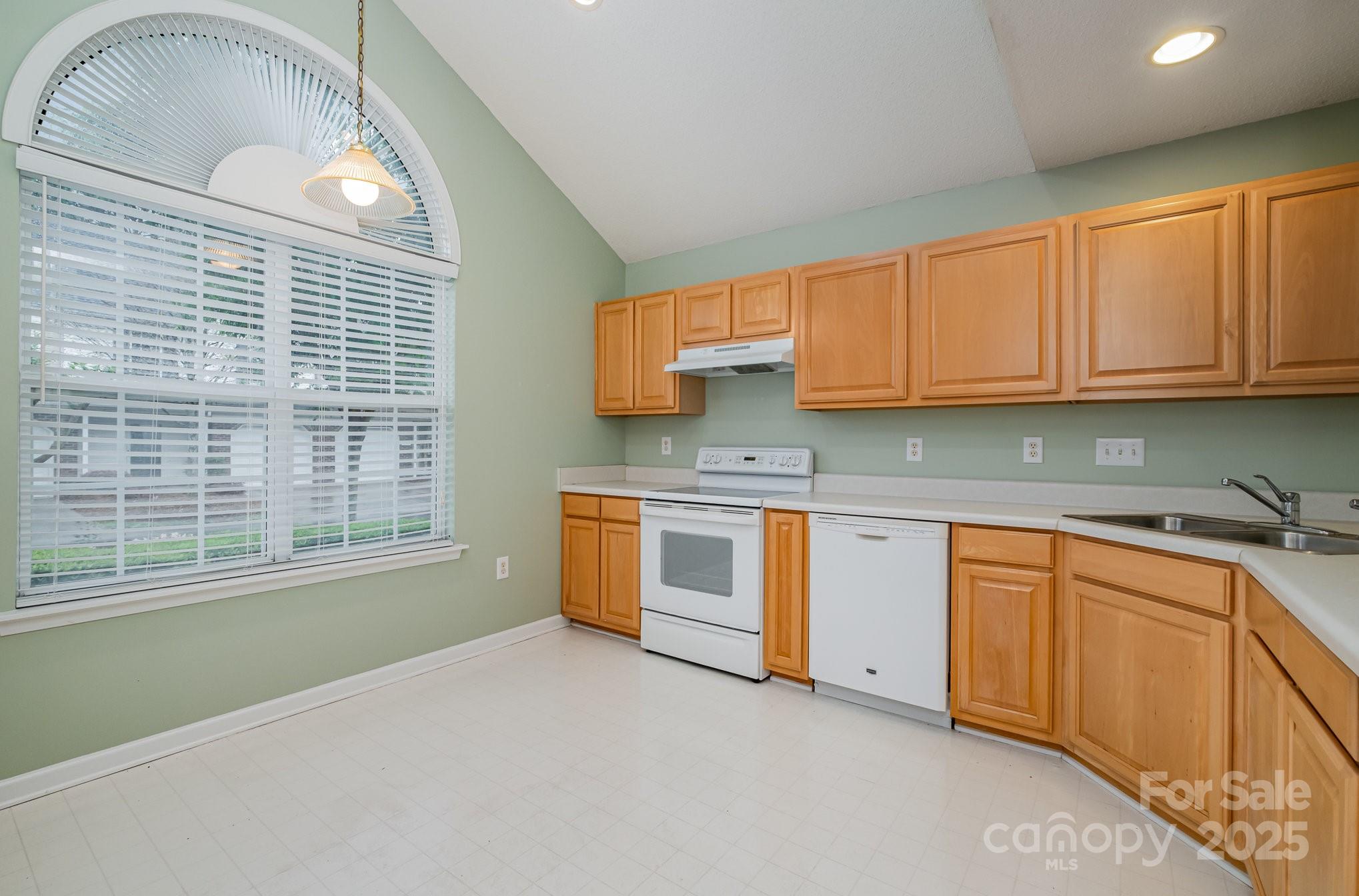 942 Pelican Bay Drive