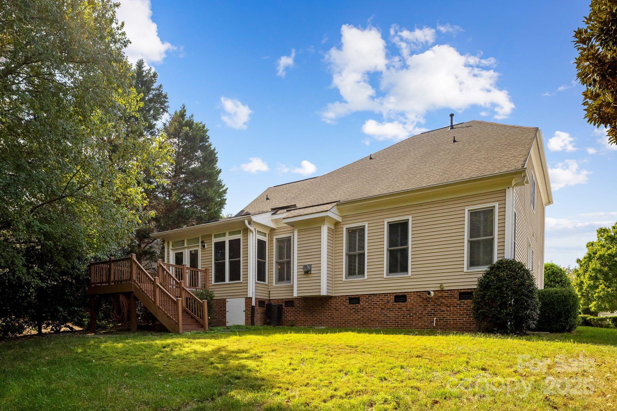 6900 Red Maple Drive