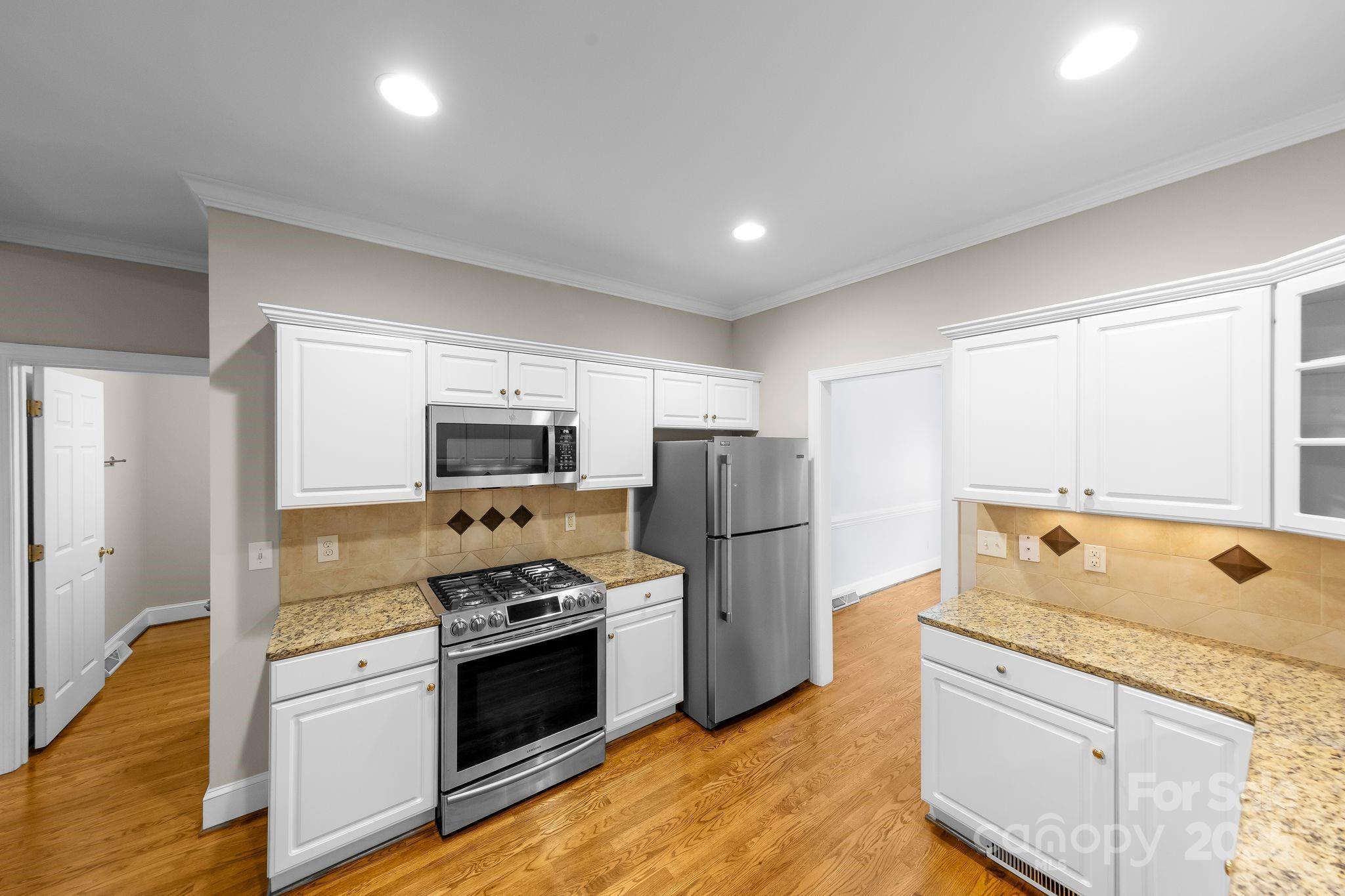 6900 Red Maple Drive