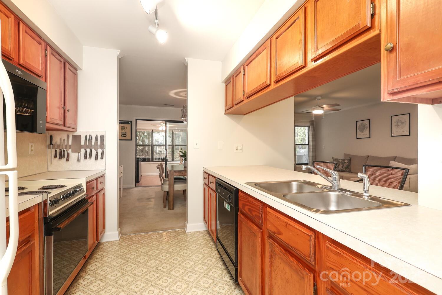 500 Sweetgum Drive Unit: 48C