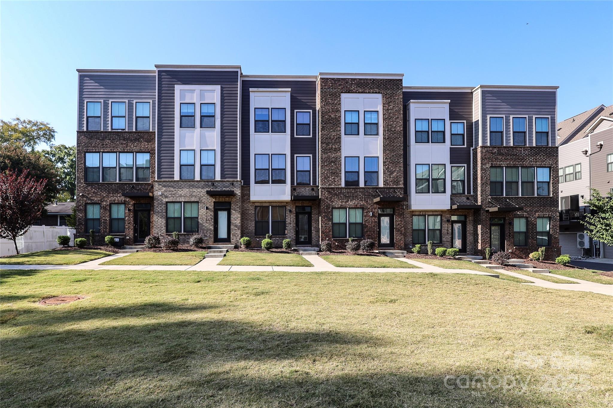 1104 Gleason Way