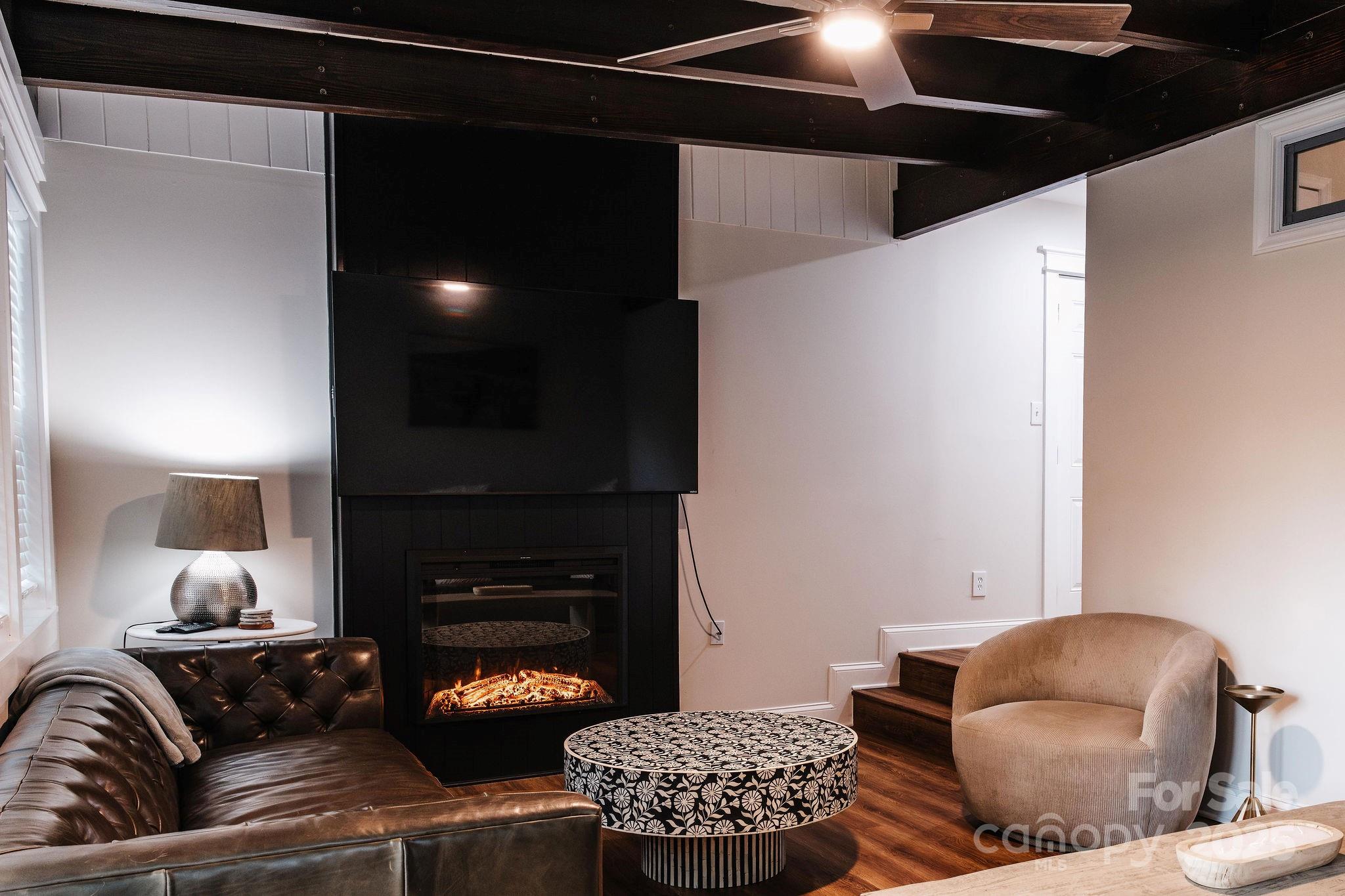 2230 Markham Court