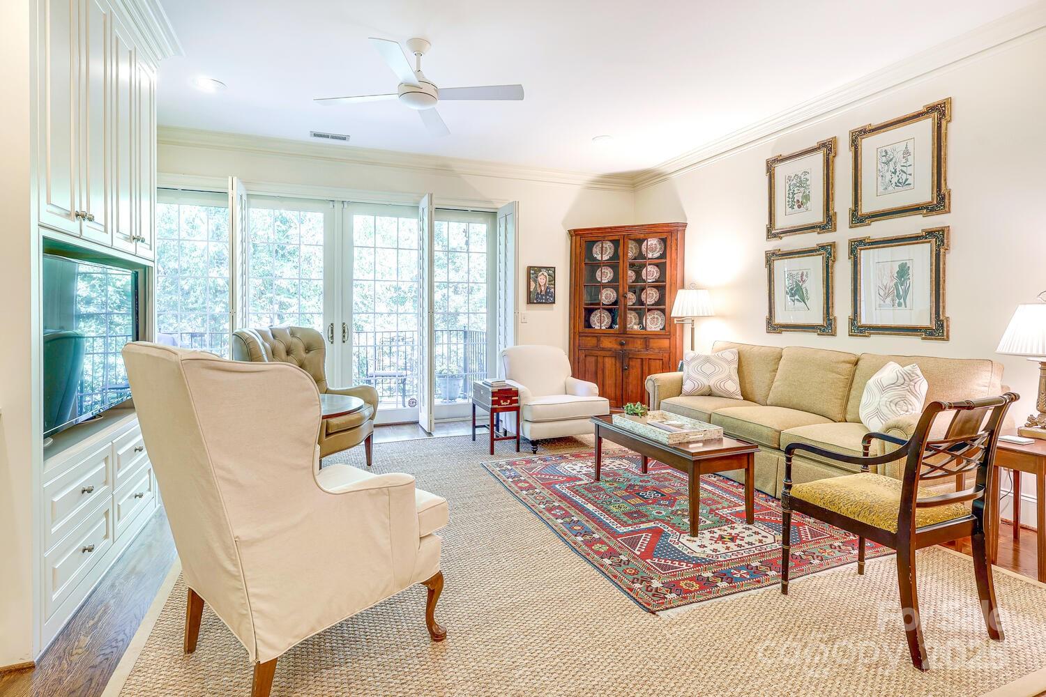 956 Queens Road Unit: 956