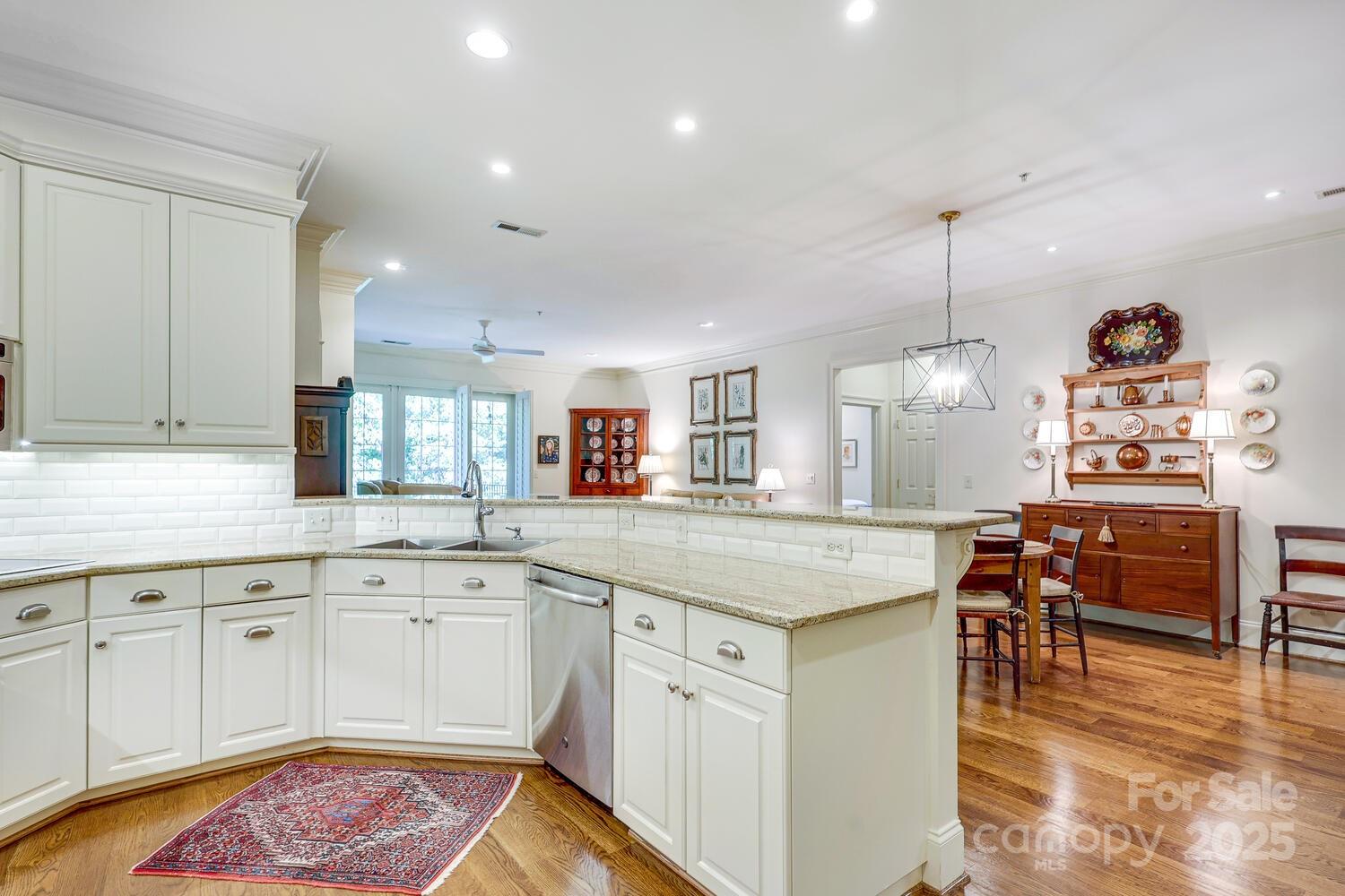 956 Queens Road Unit: 956