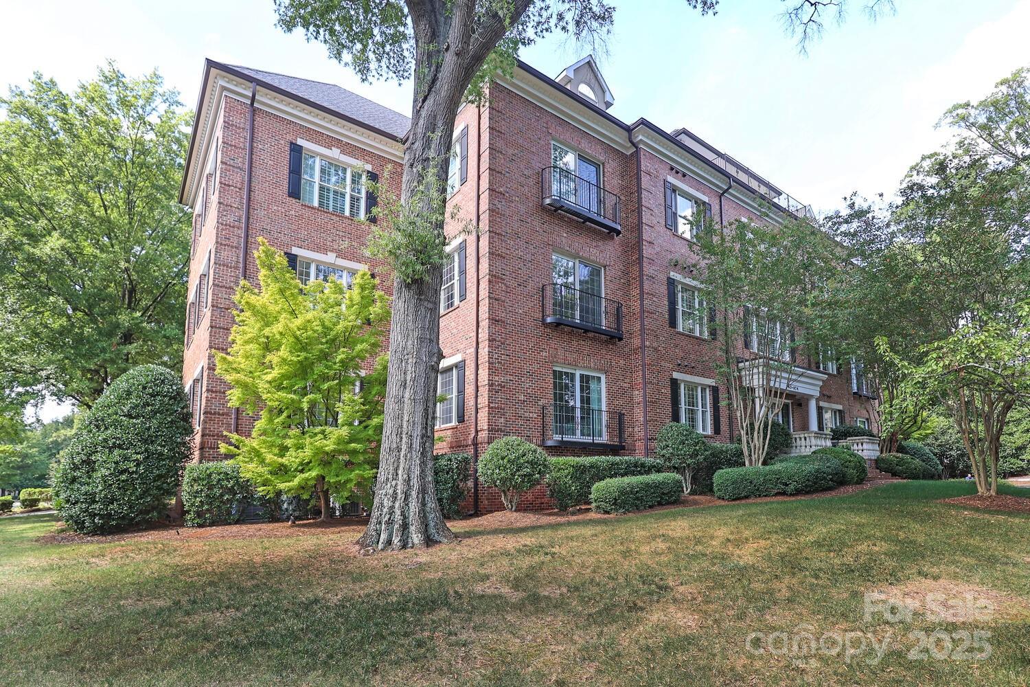 956 Queens Road Unit: 956