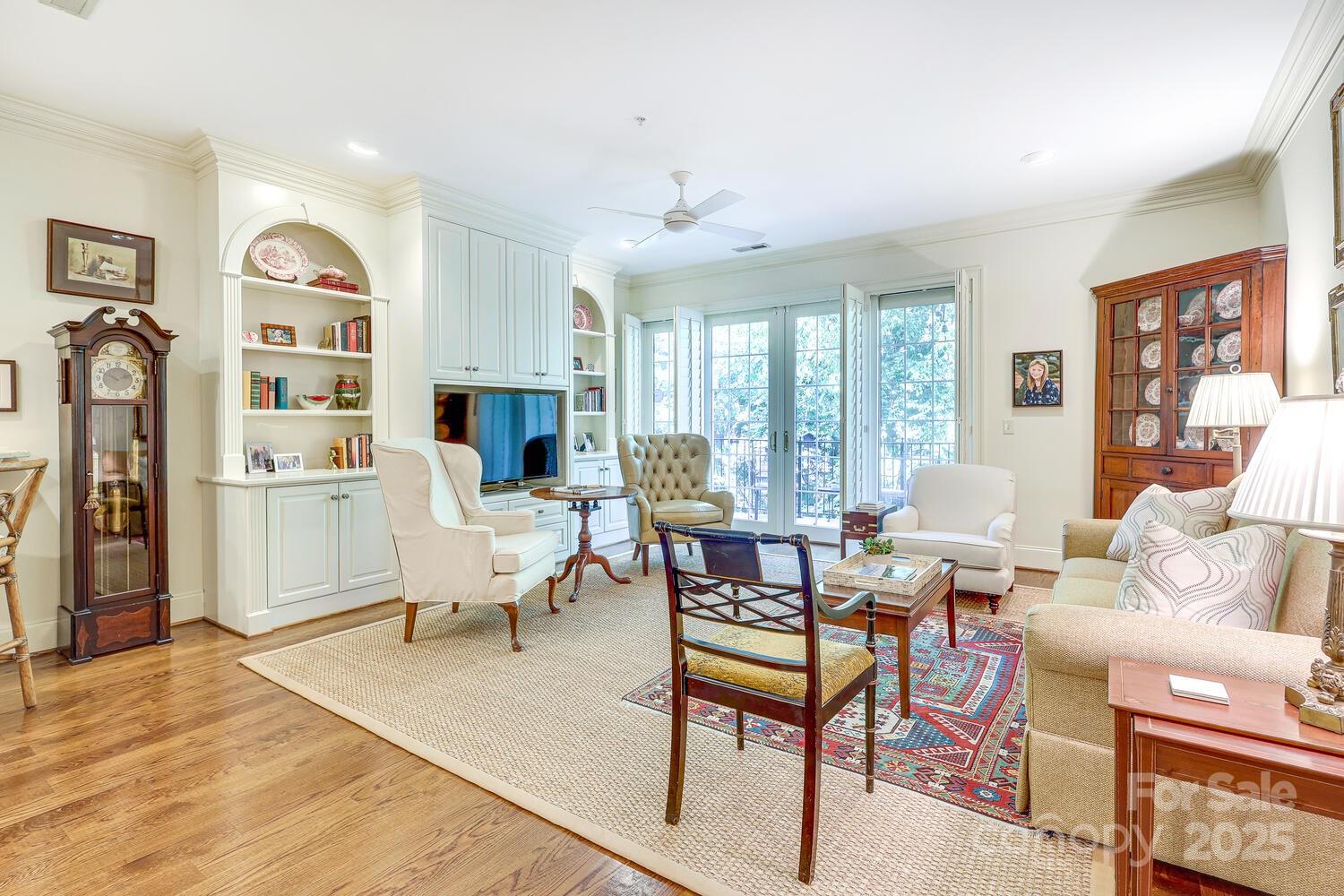 956 Queens Road Unit: 956